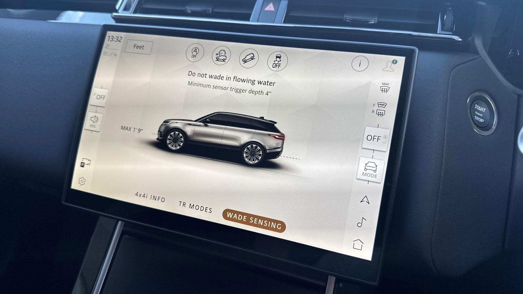 Land Rover Range Rover Velar view 31