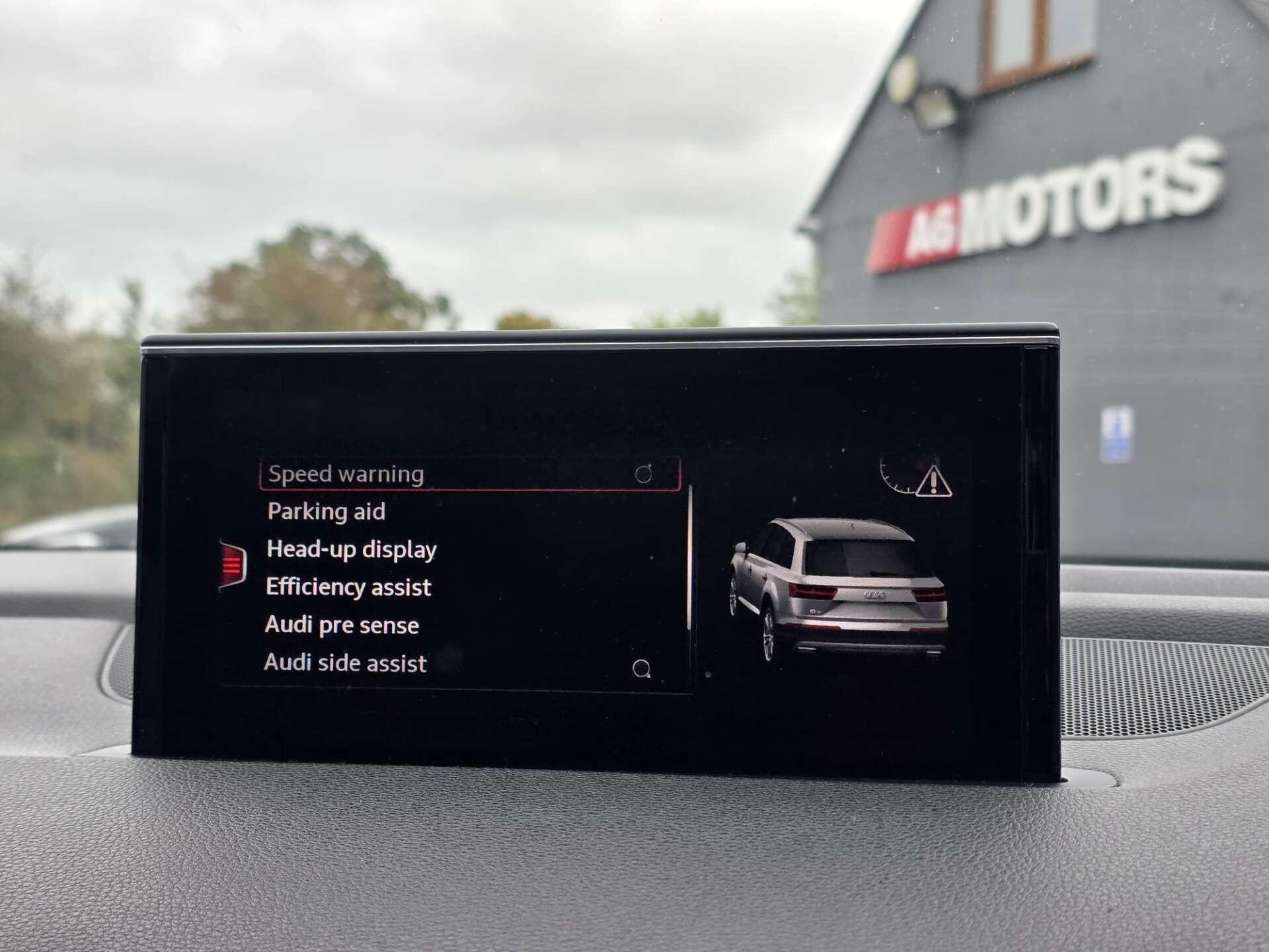 Audi SQ7 view 64