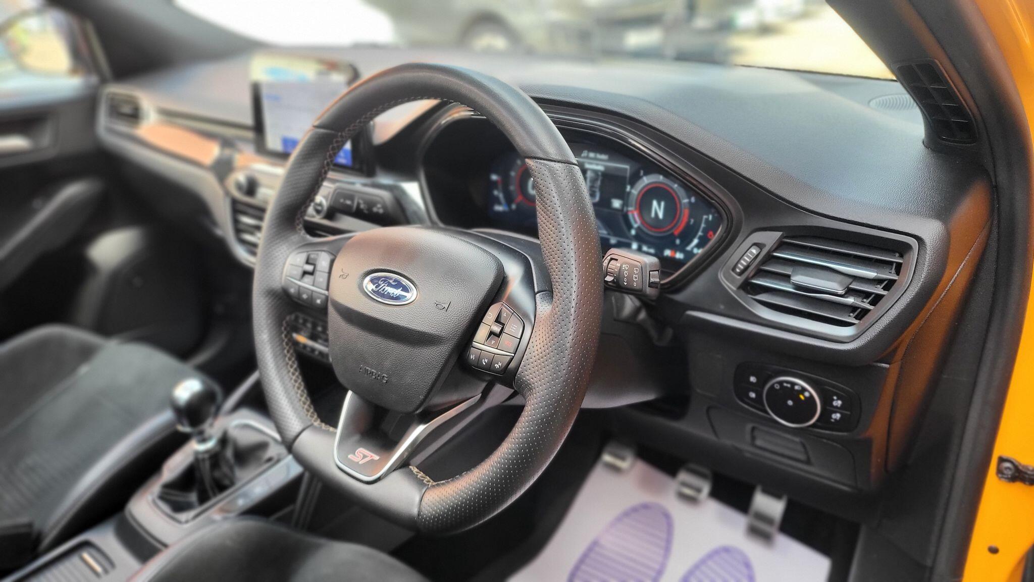 Ford Focus view 49