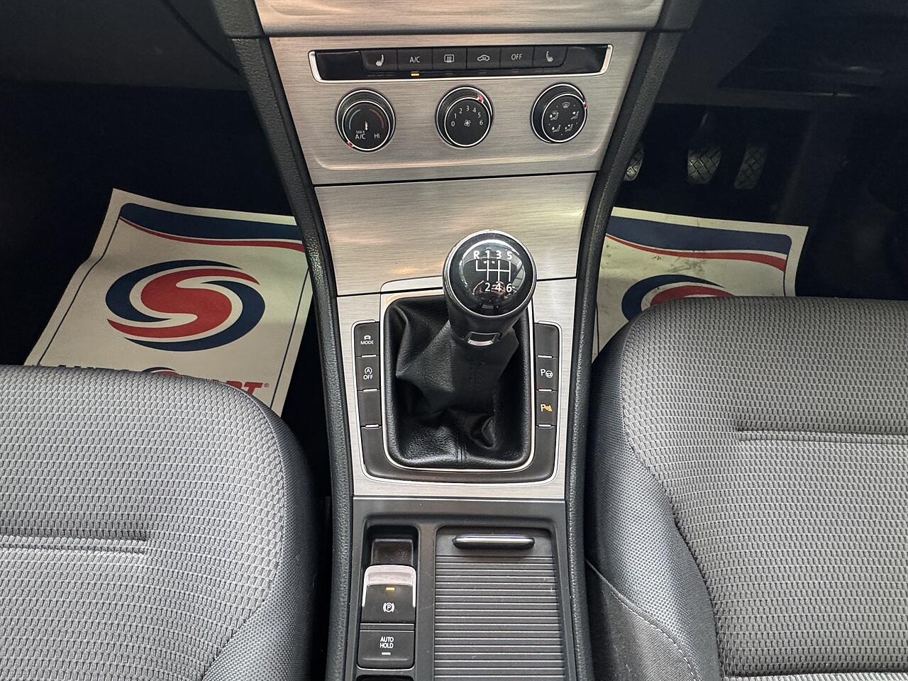 Volkswagen Golf view 15