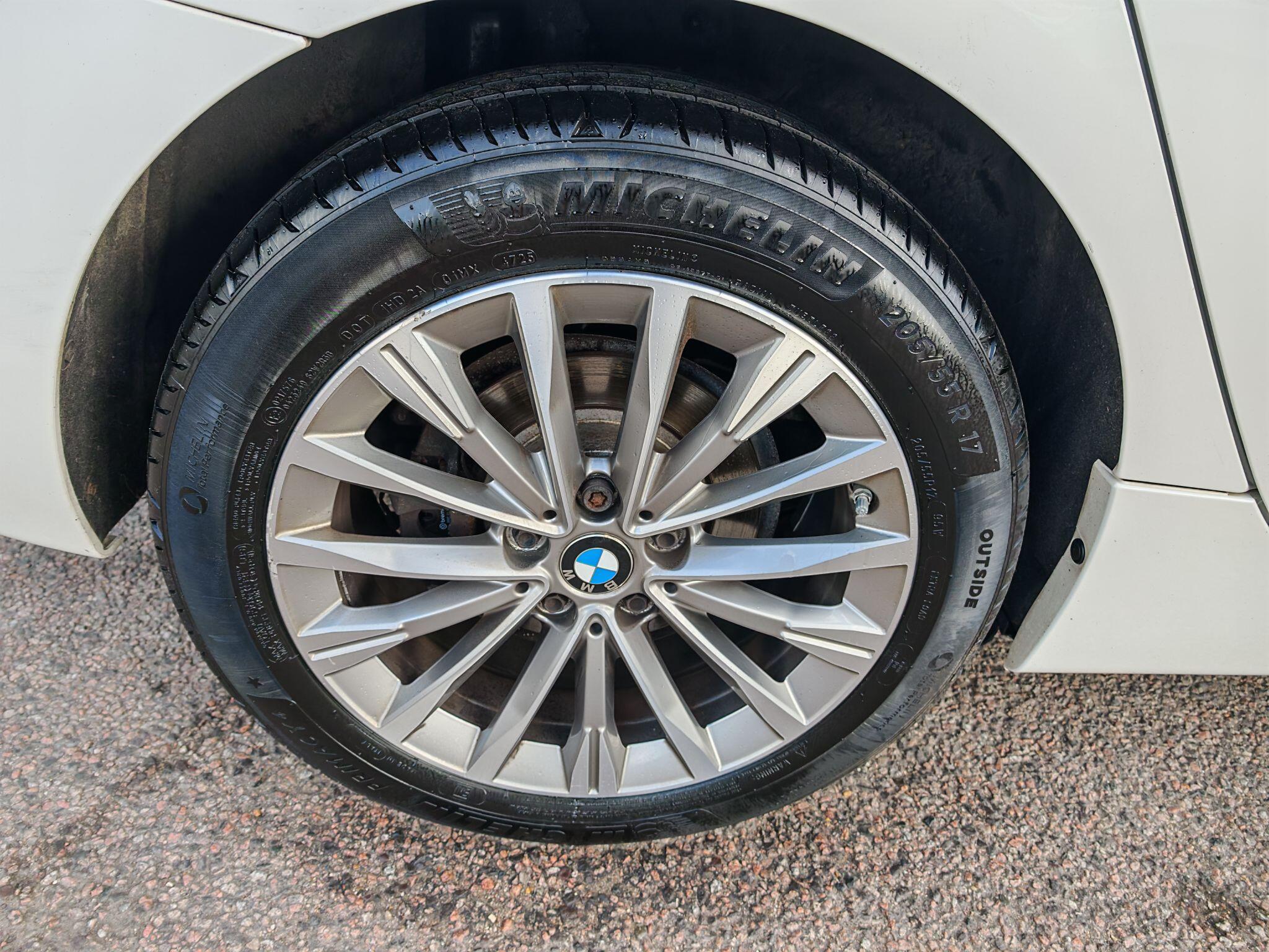 BMW 2 Series view 10