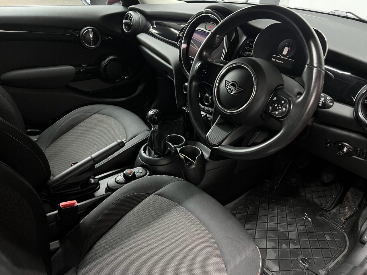 Mini Hatch view 38
