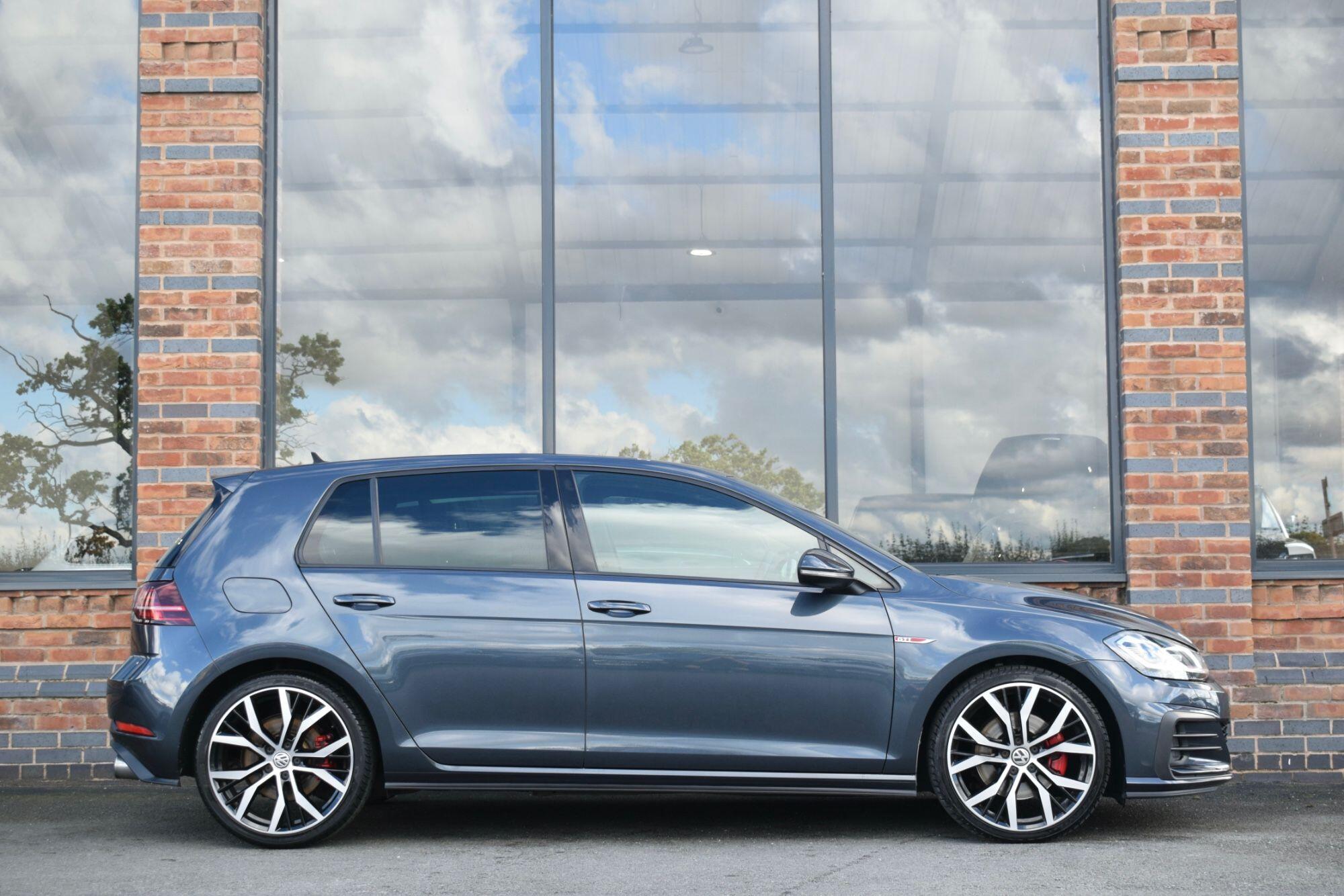 Volkswagen Golf view 9