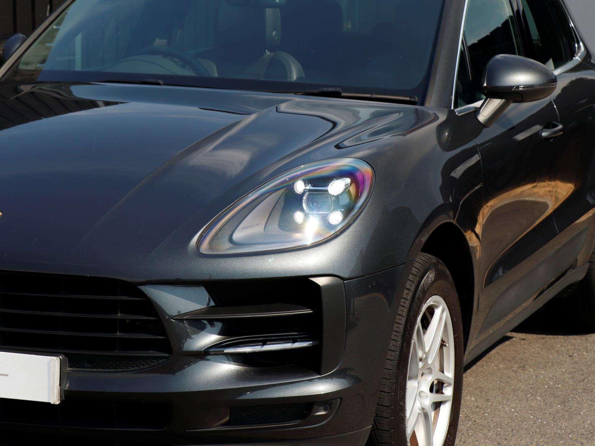 Porsche Macan view 33