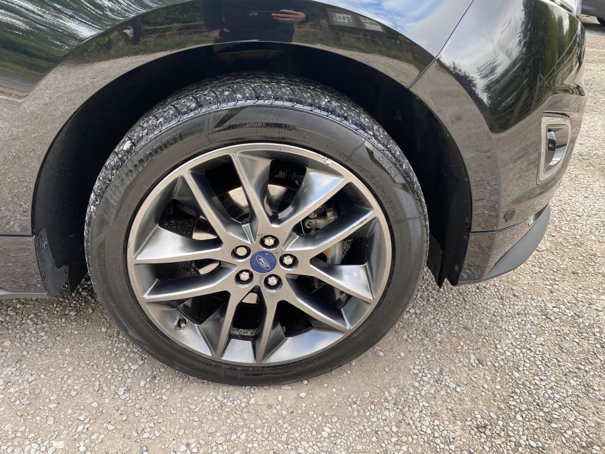 Ford Edge view 41