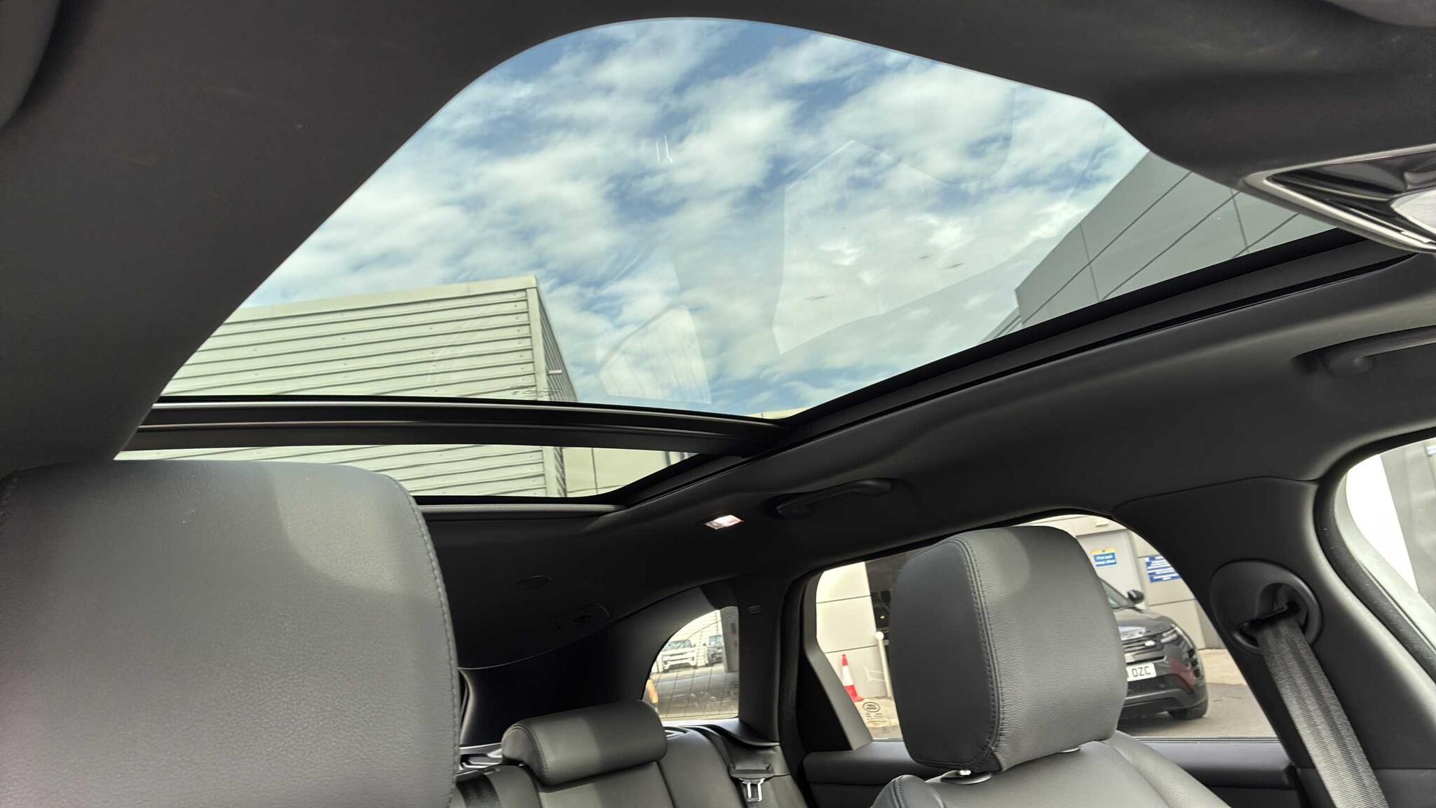 Land Rover Range Rover Velar view 26