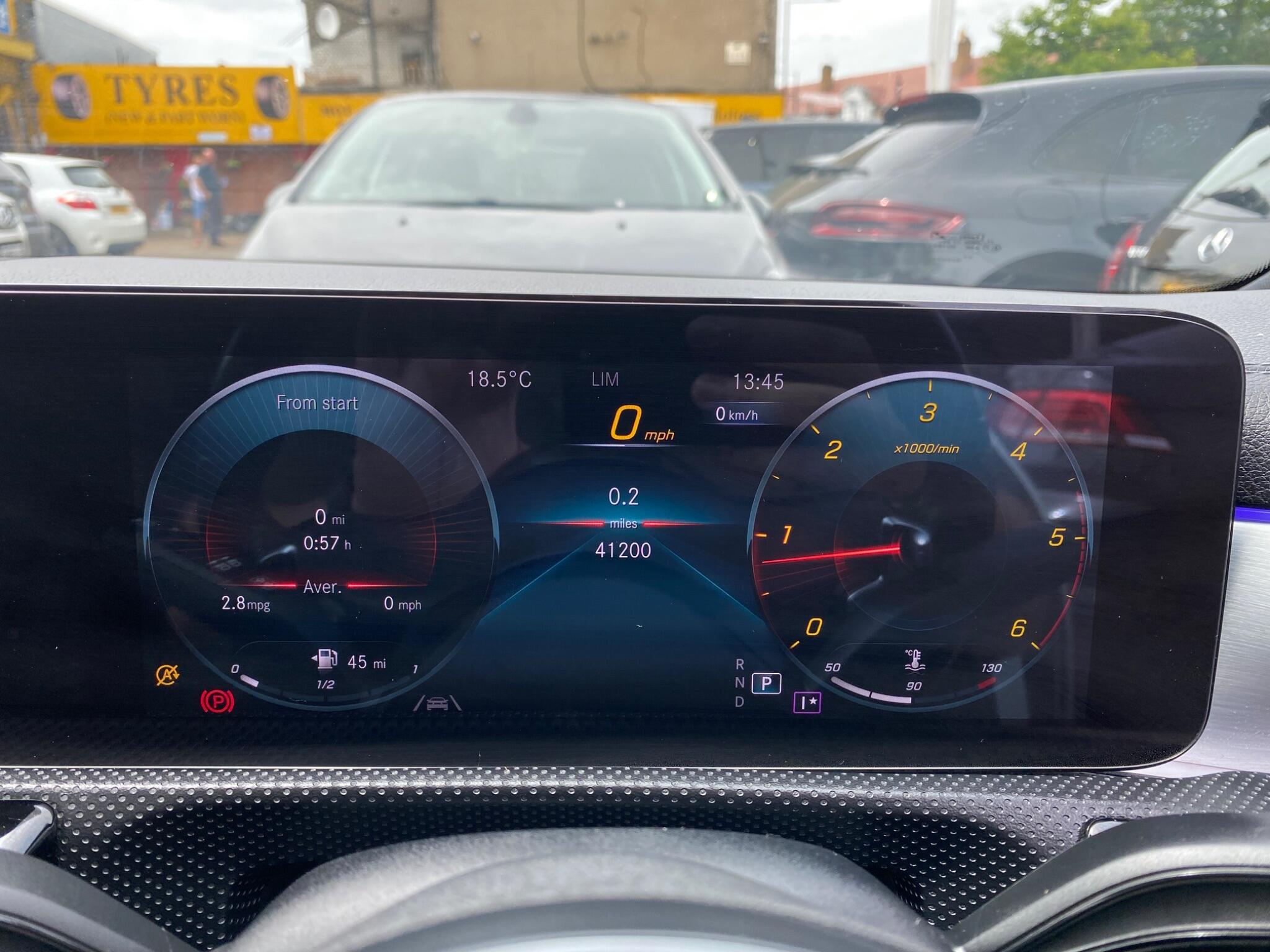 Mercedes-Benz Cla view 22