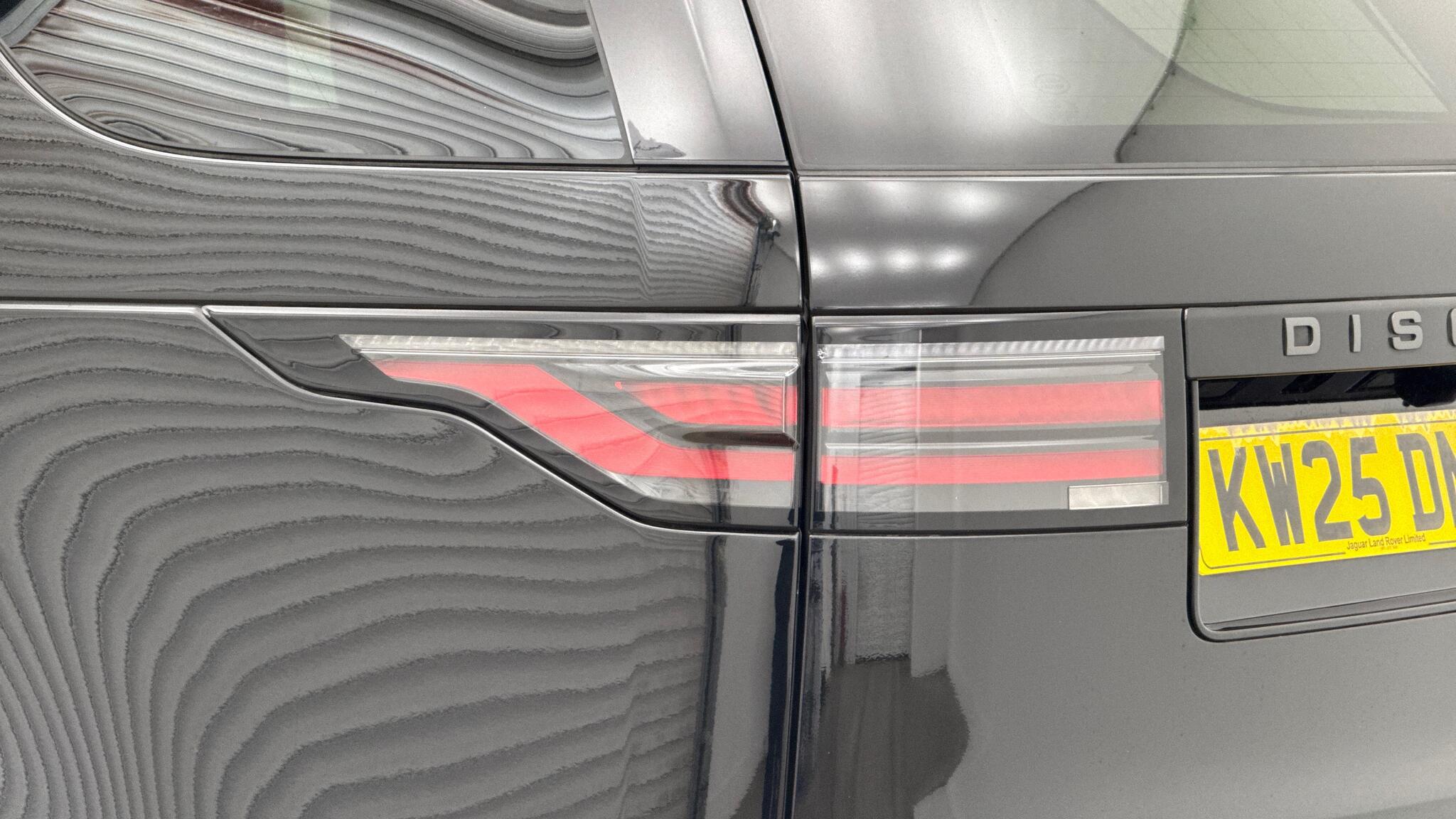 Land Rover Discovery view 19