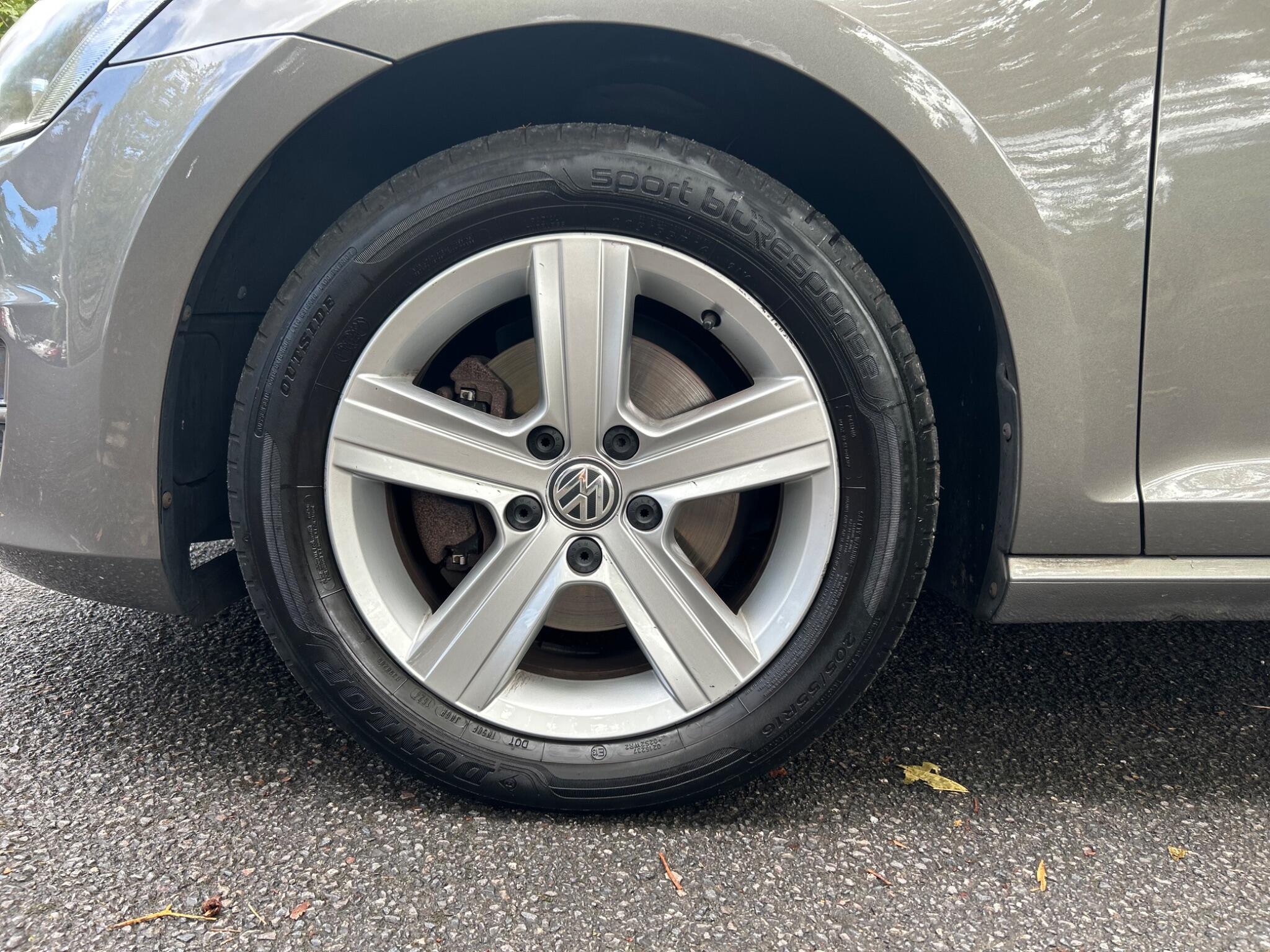 Volkswagen Golf view 30