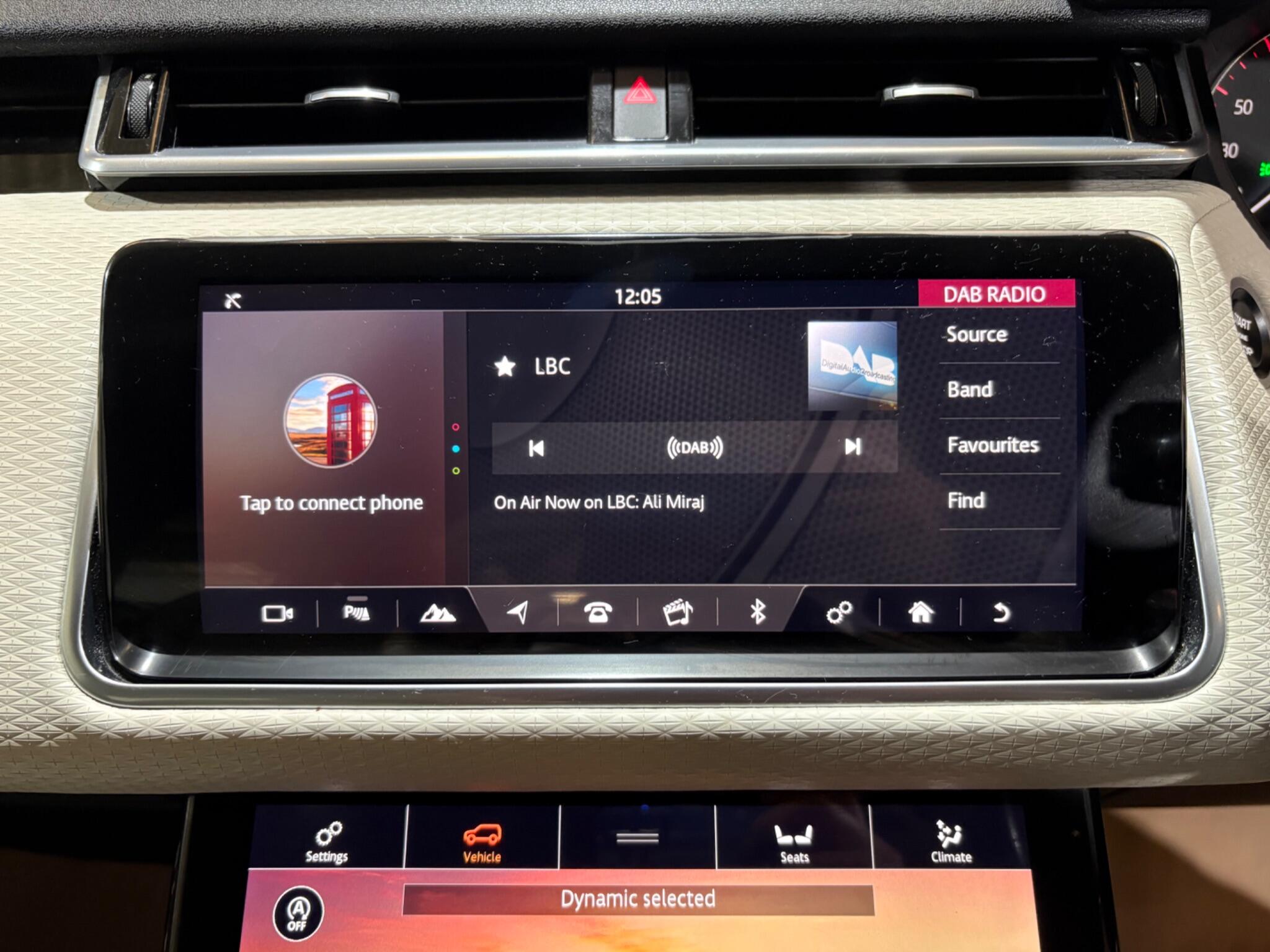 Land Rover Range Rover Velar view 16