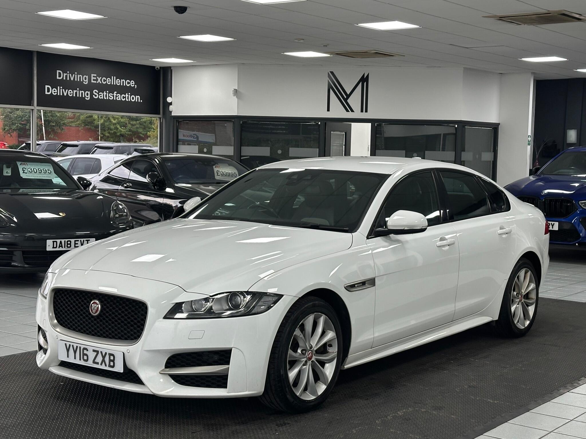Jaguar XF view 6