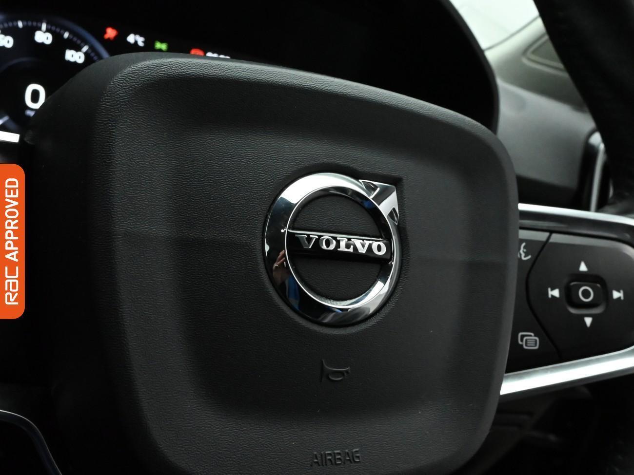 Volvo XC40 view 22
