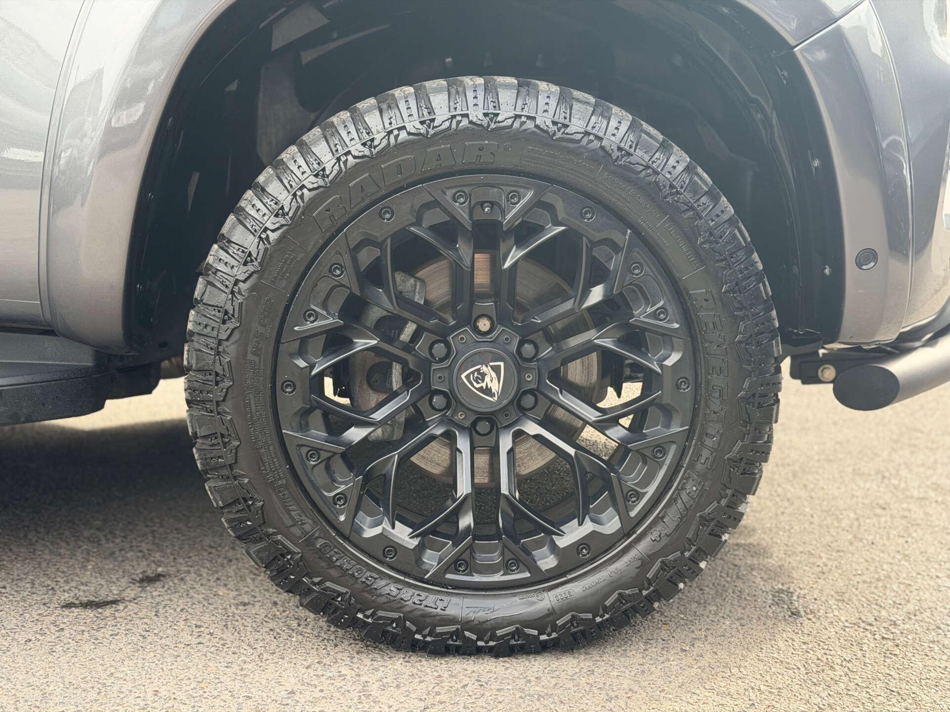 Volkswagen Amarok view 19
