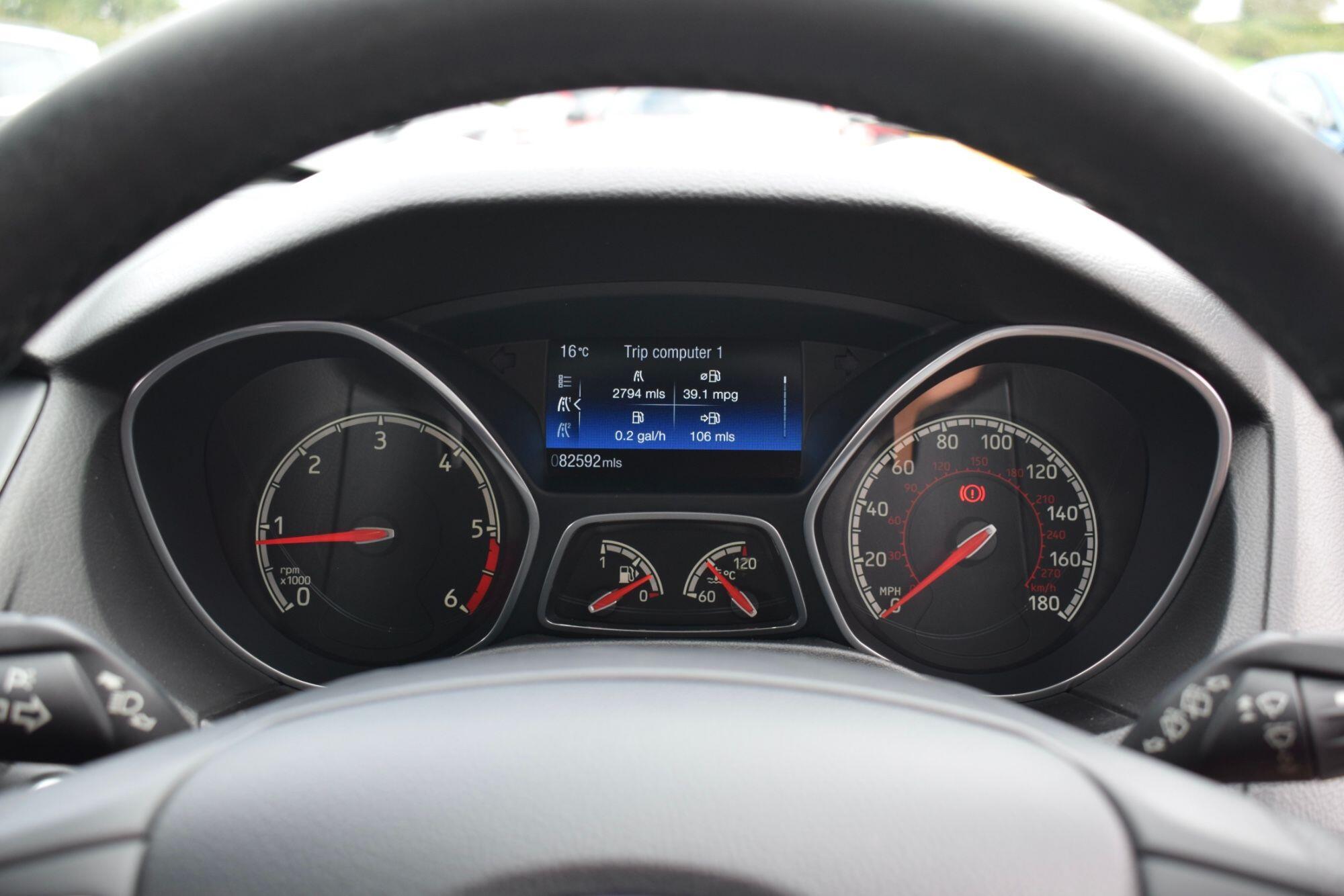 Ford Focus view 19