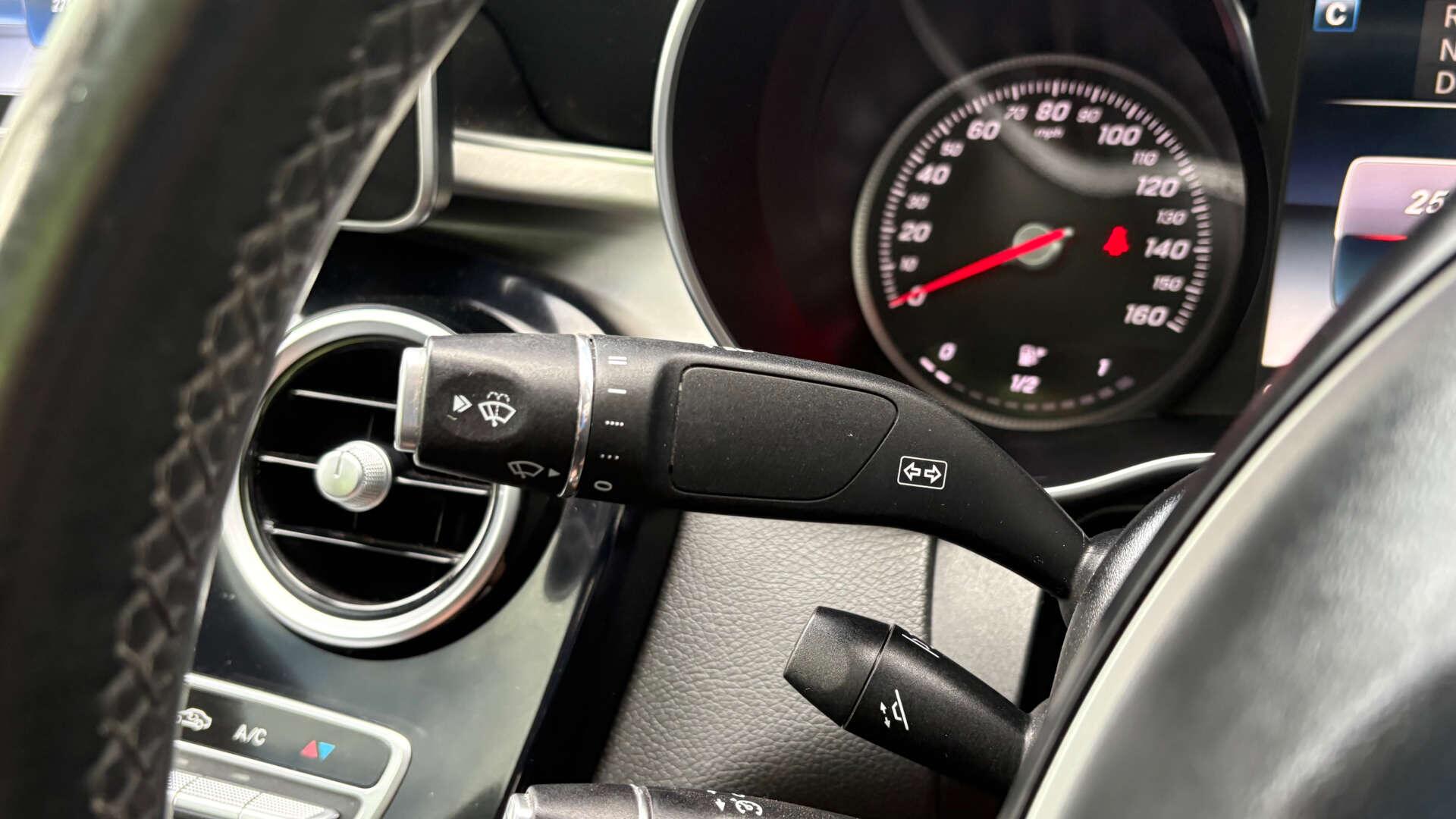 Mercedes-Benz C-Class view 18