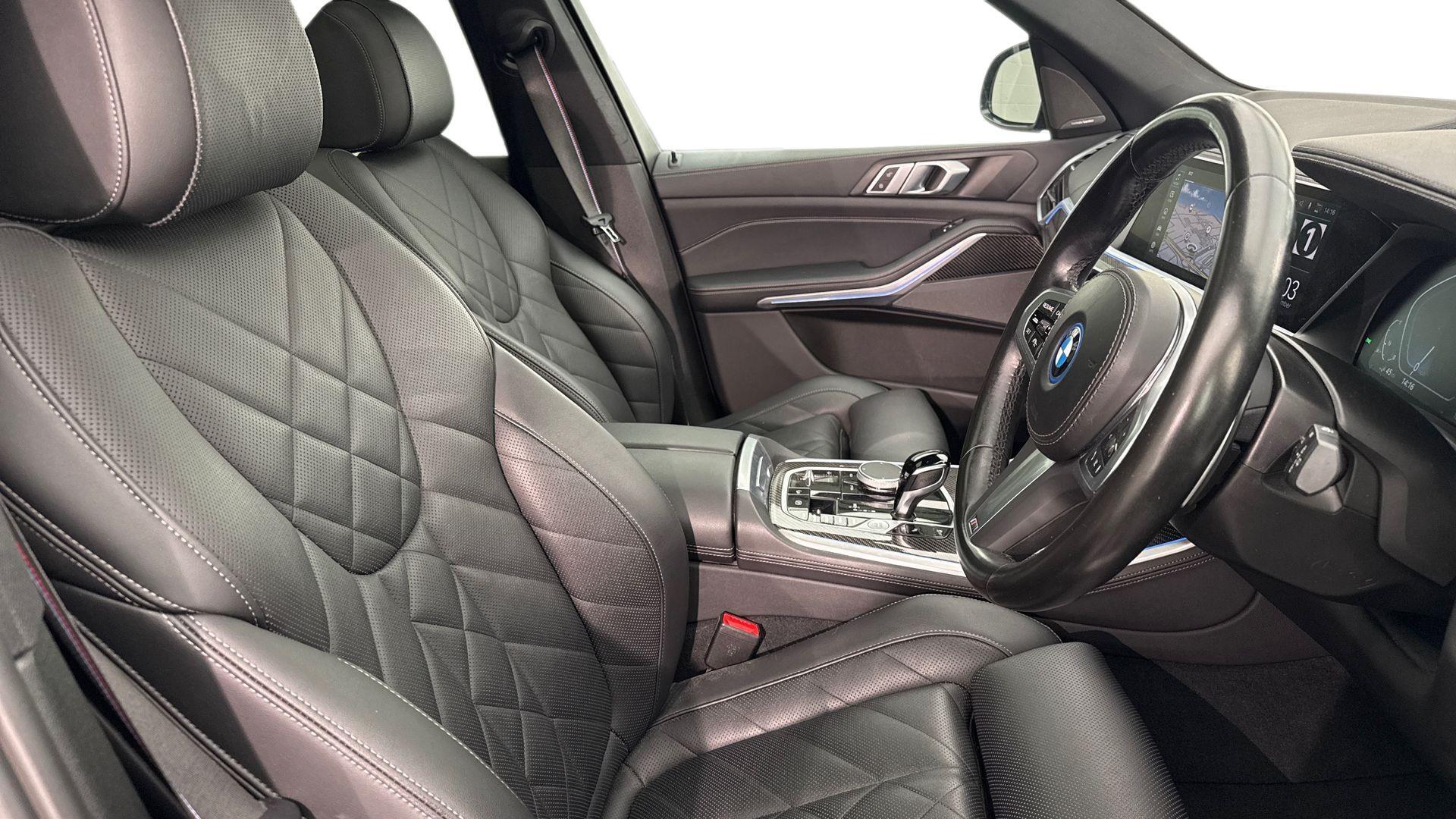 BMW X5 view 11
