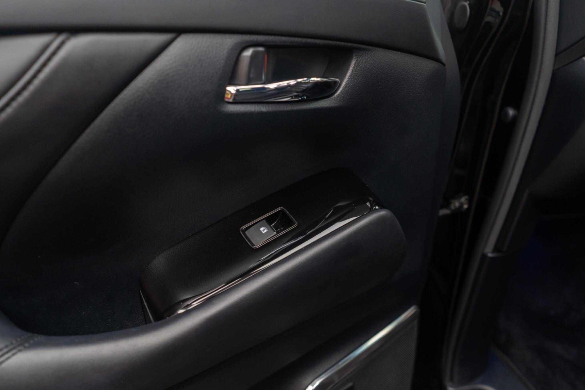 Toyota Alphard view 27