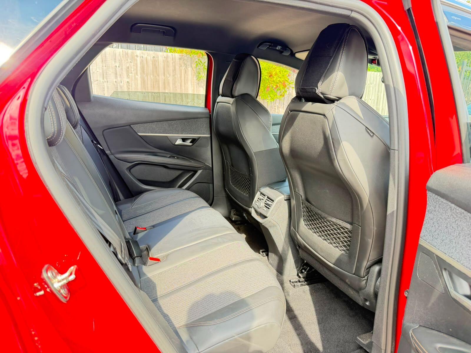 Peugeot 3008 view 16