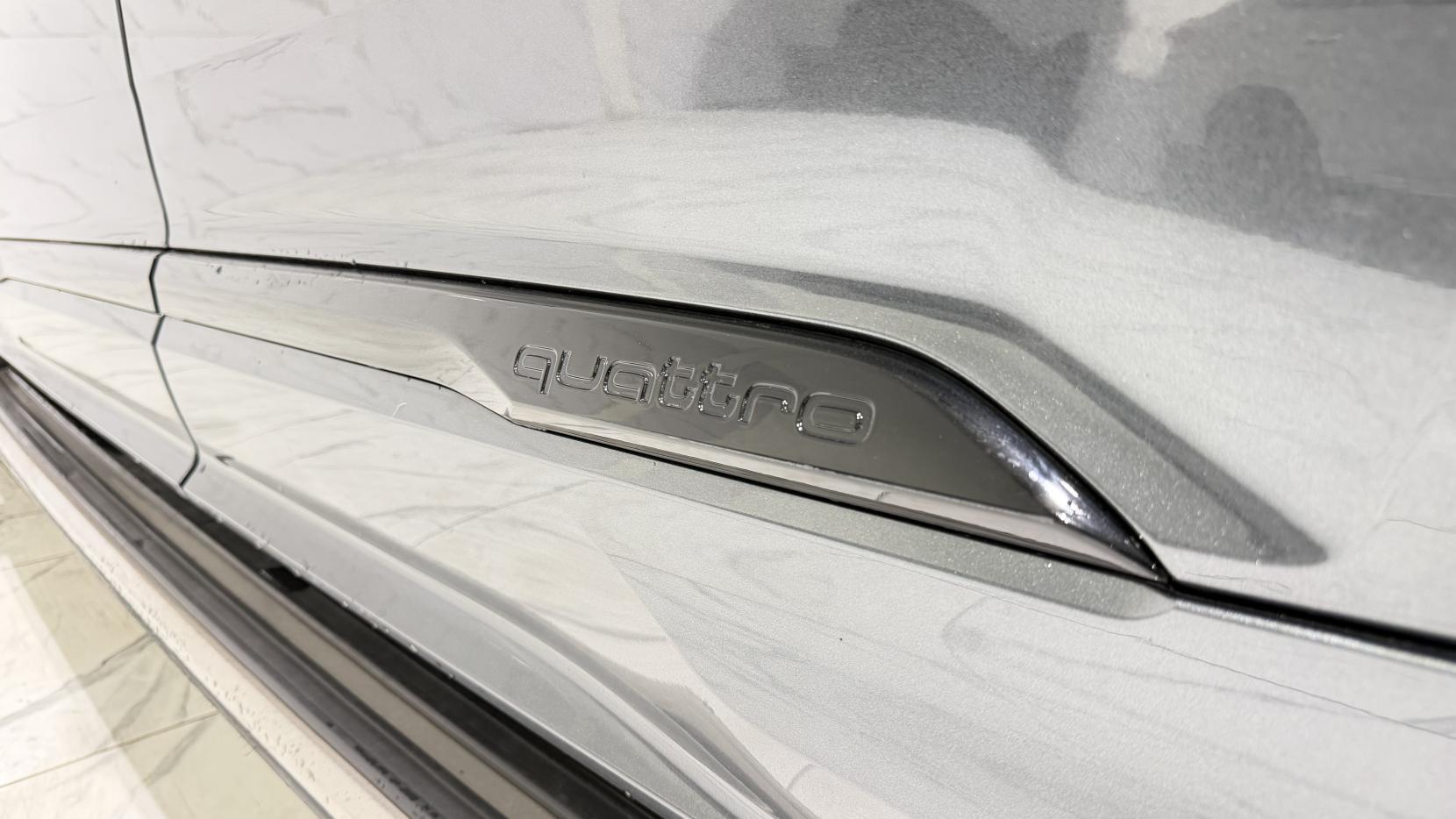 Audi Q7 view 53