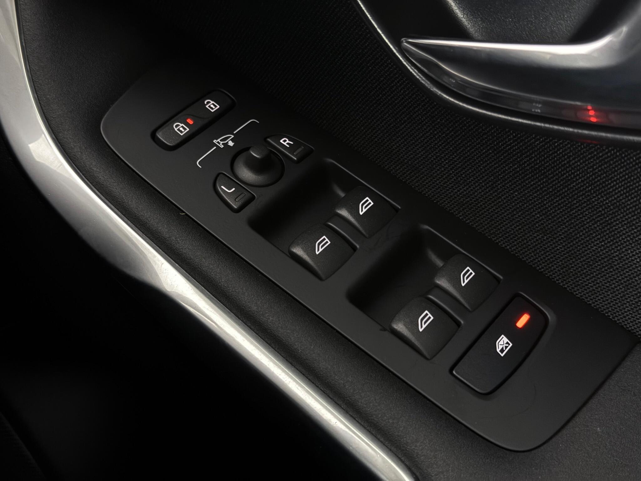 Volvo V40 view 17
