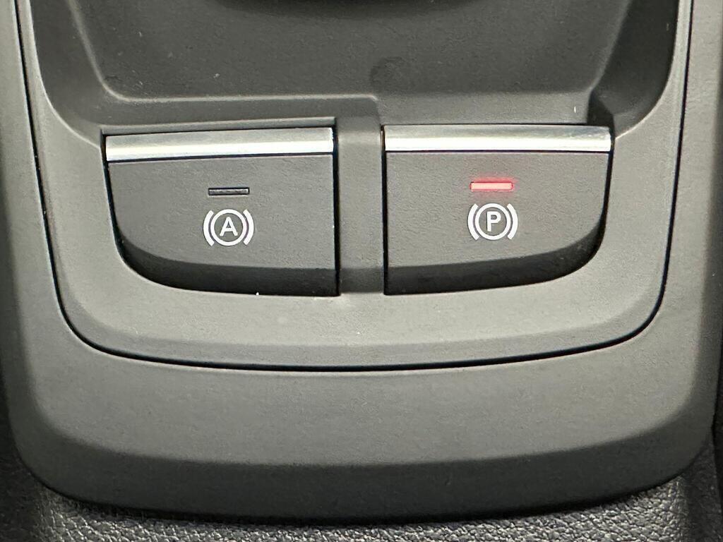 Audi Q2 view 11