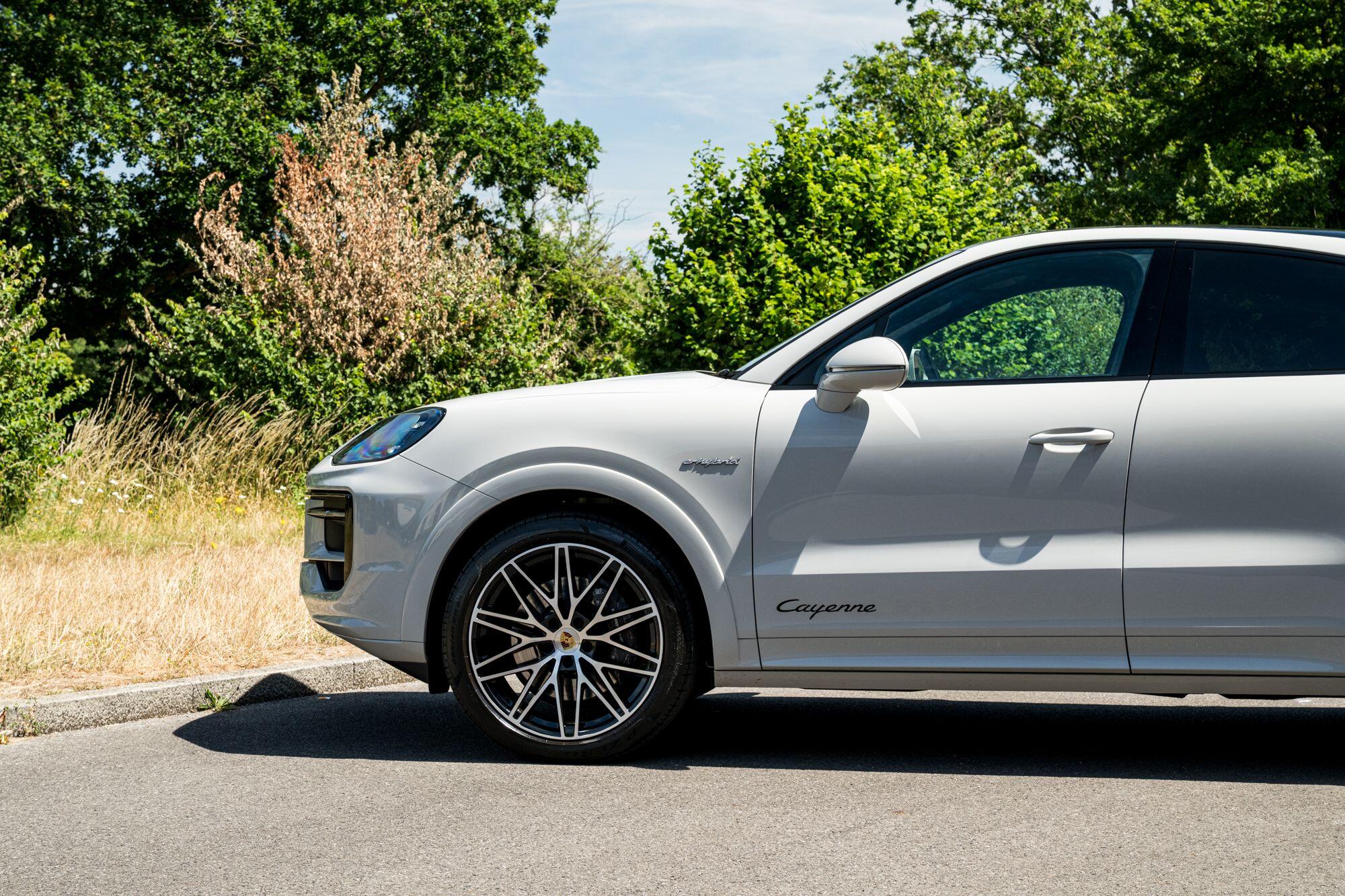 Porsche Cayenne view 17