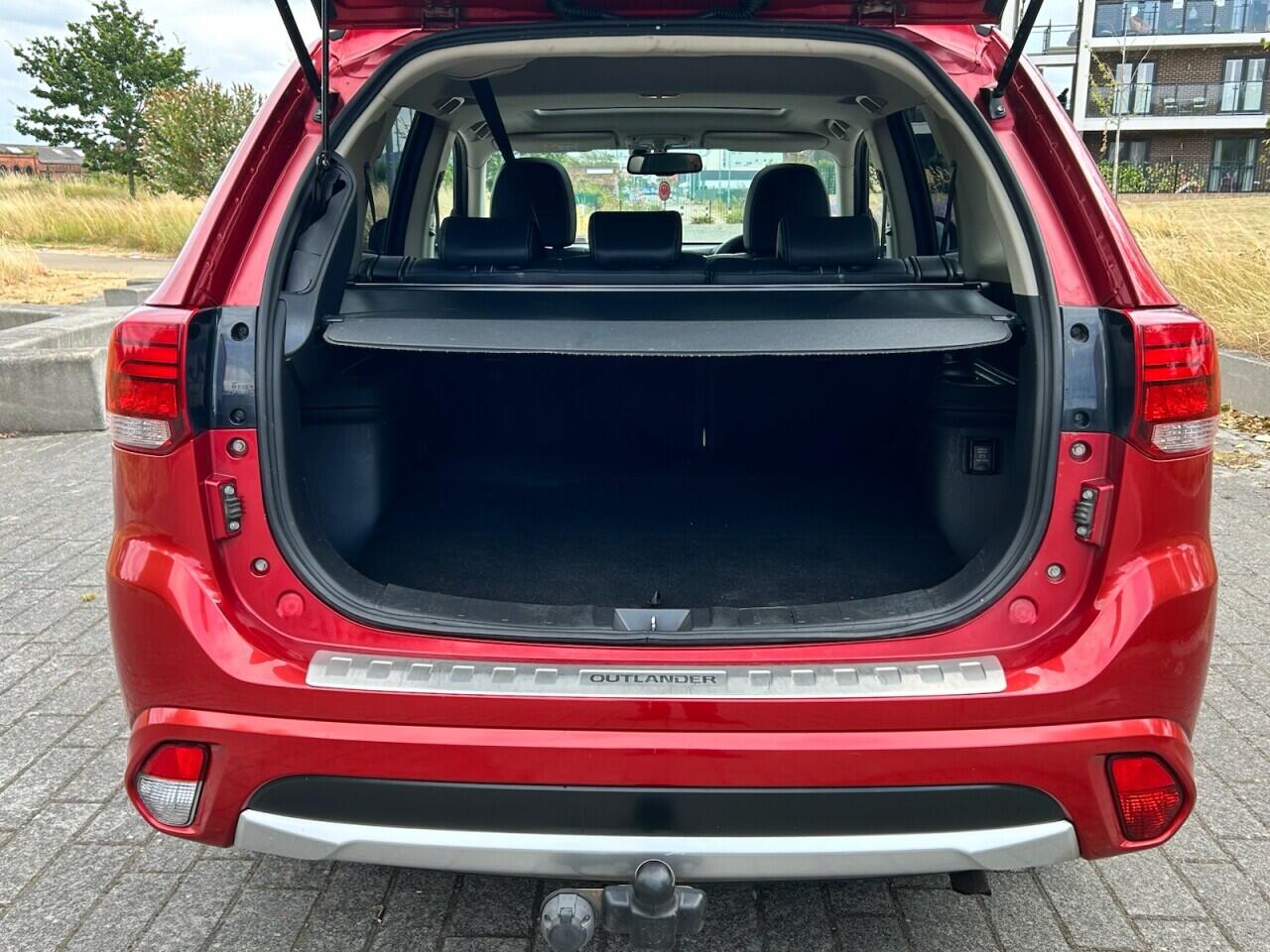 Mitsubishi Outlander view 20