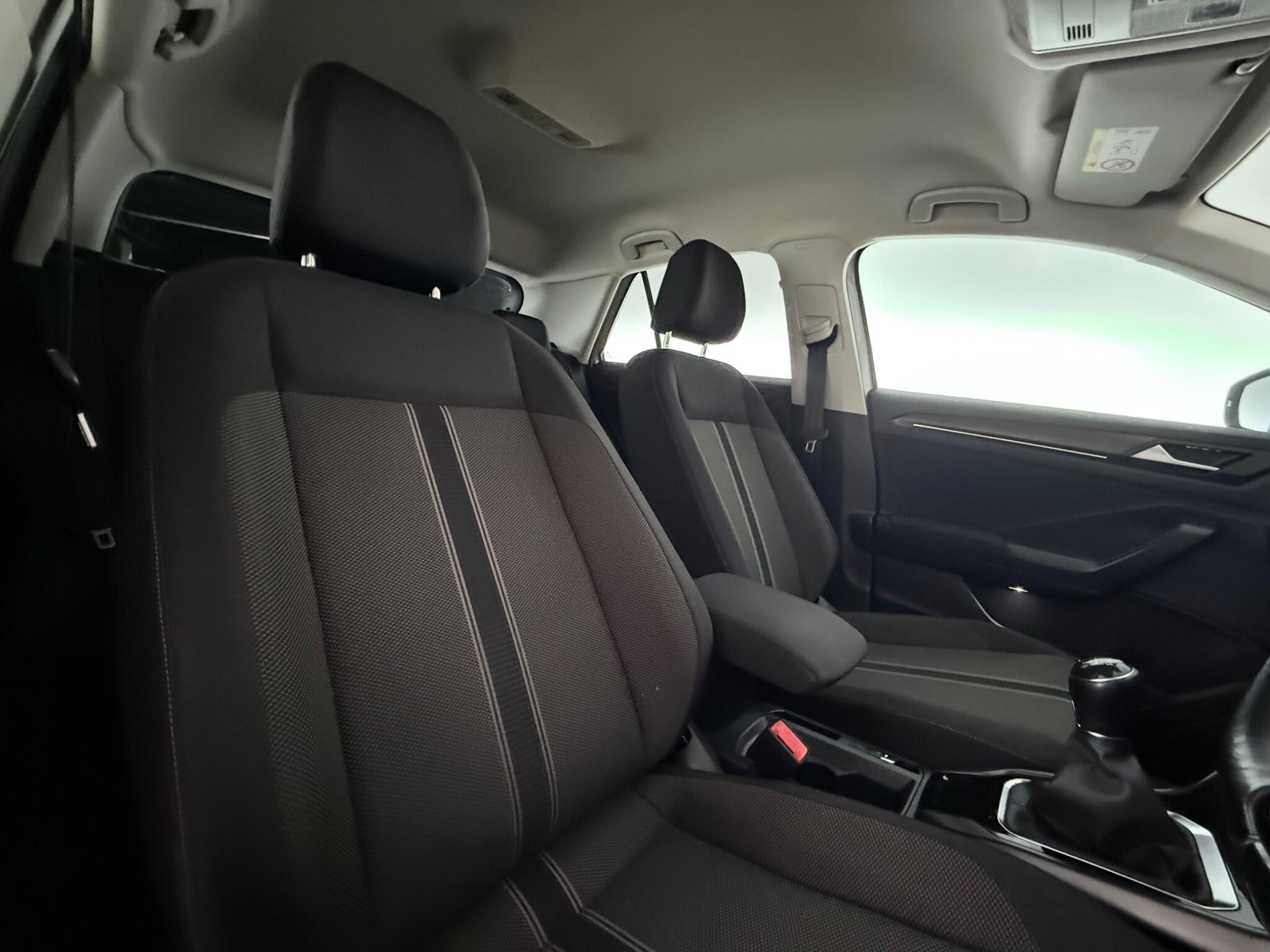 Volkswagen T-Roc view 30