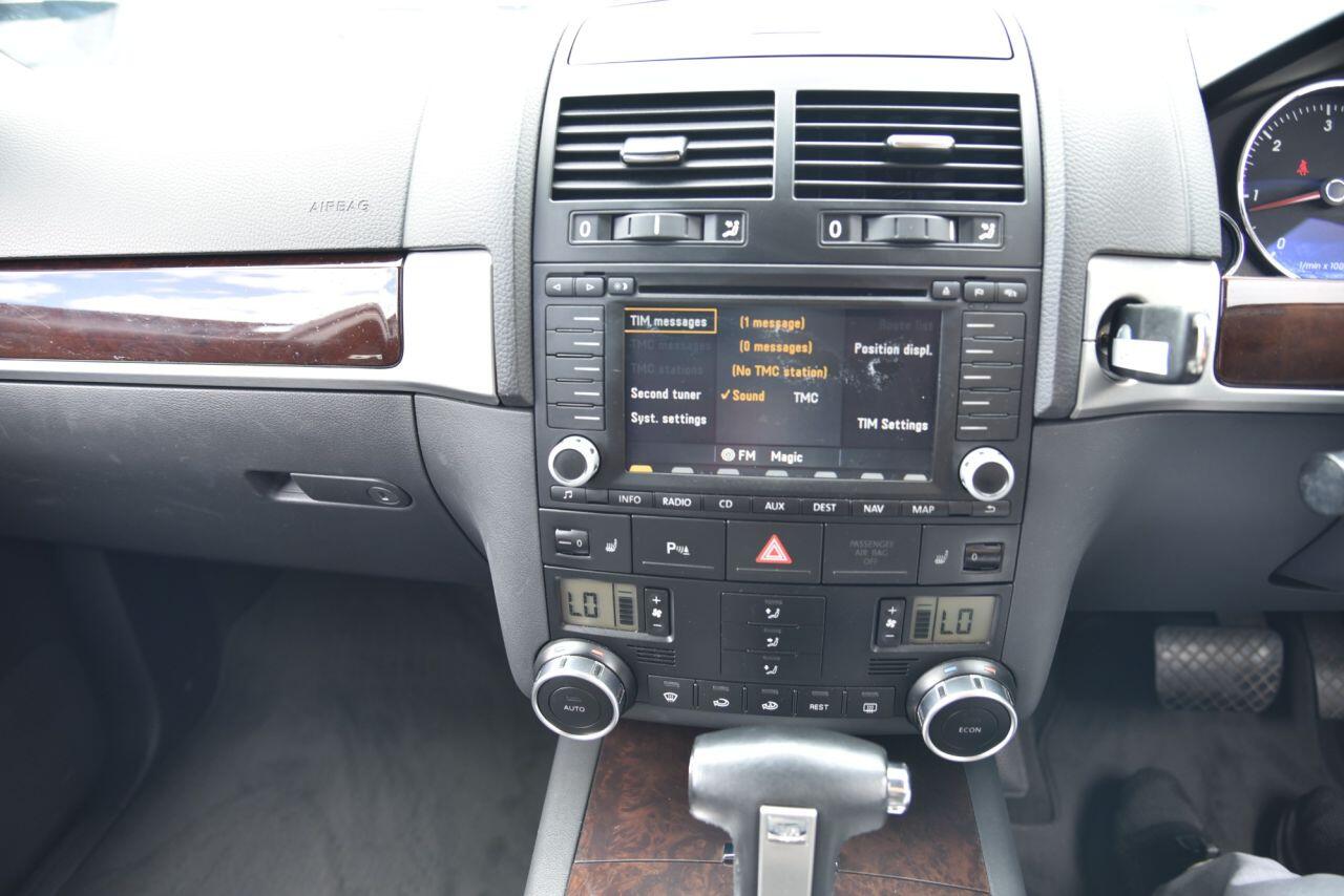 Volkswagen Touareg view 32