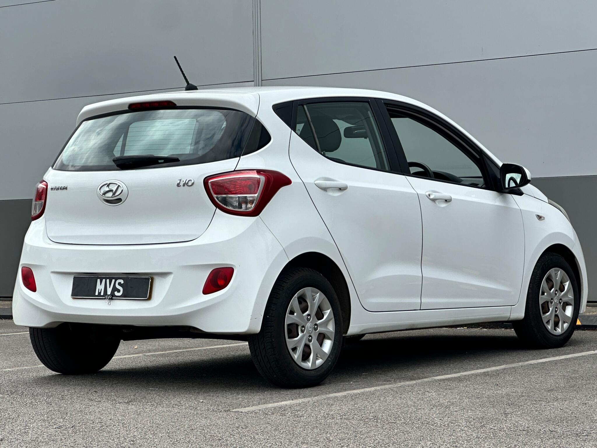 Hyundai I10 view 10