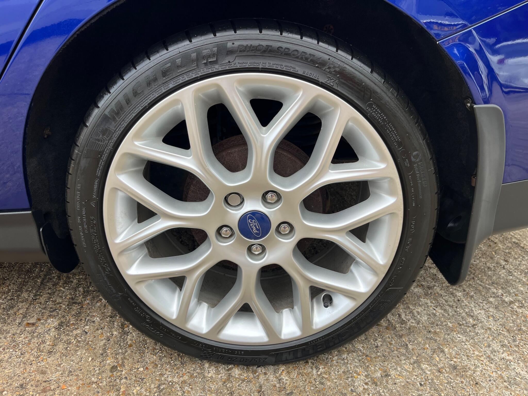 Ford Focus view 57
