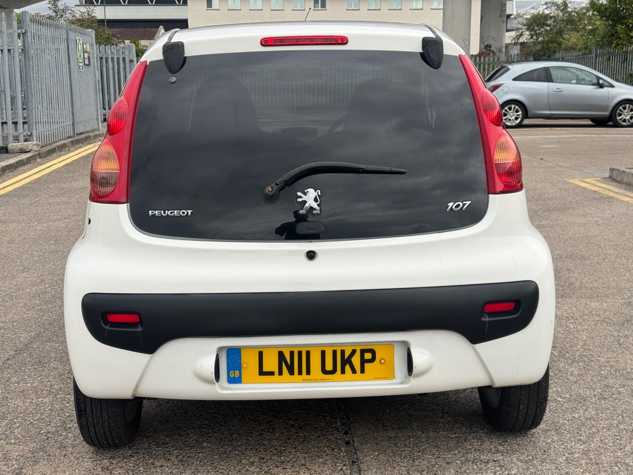 Peugeot 107 view 14