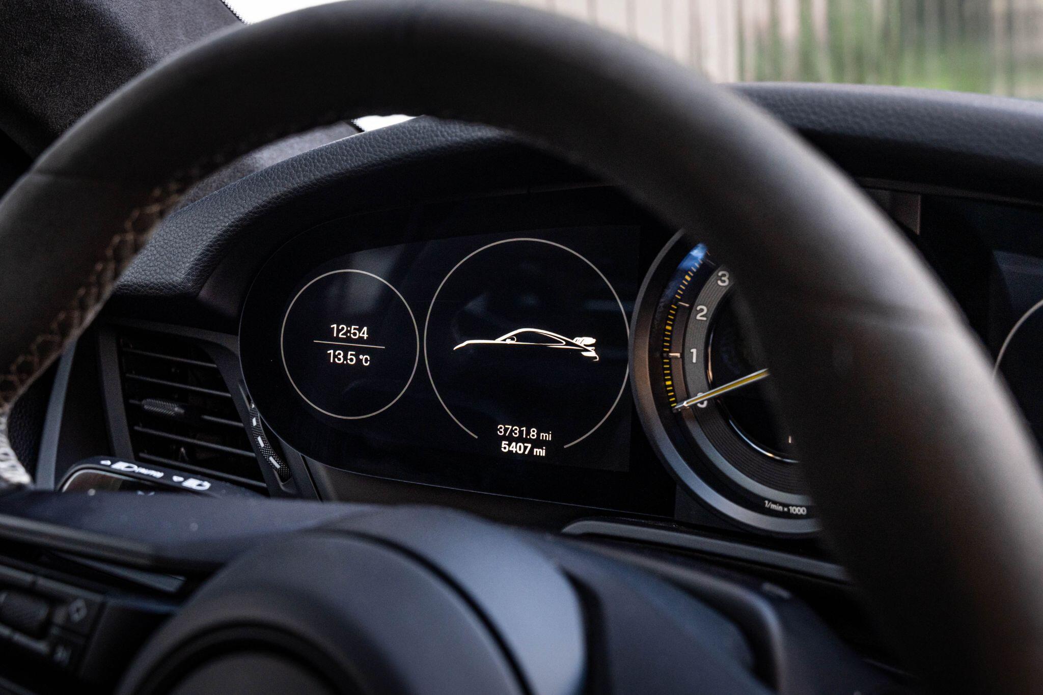 Porsche 911 view 35