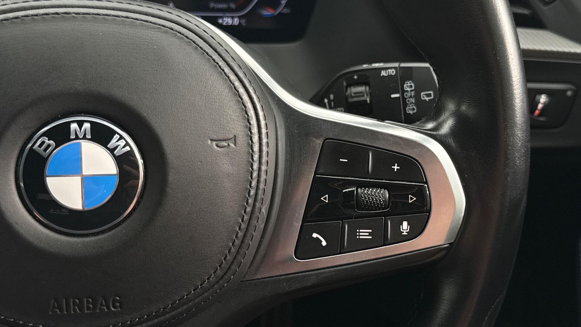 BMW 1 Series view 19