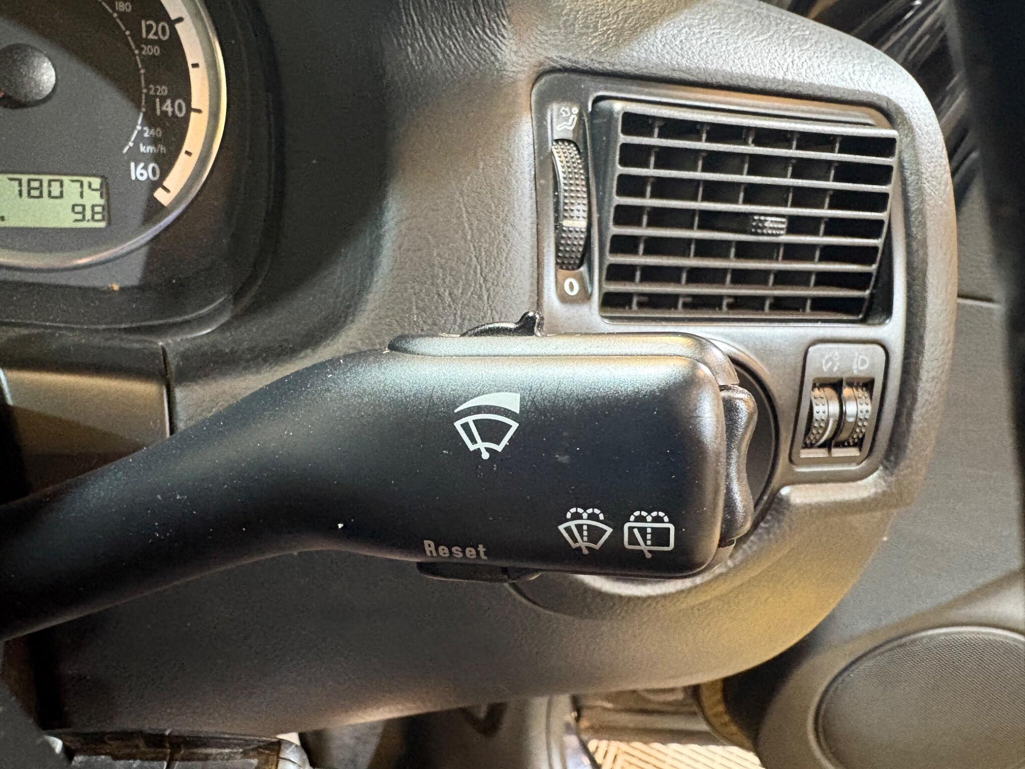 Volkswagen Golf view 30