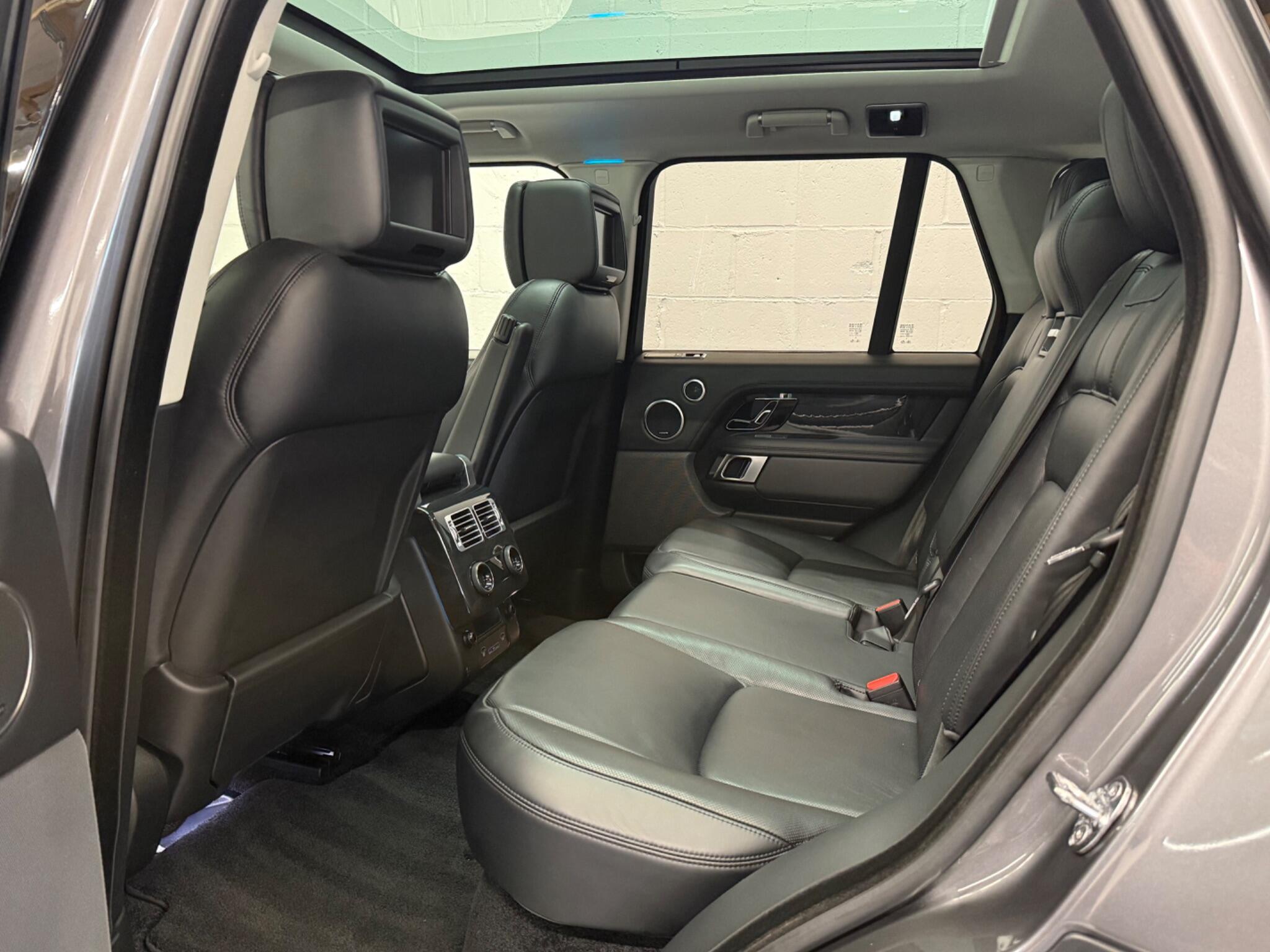 Land Rover Range Rover view 14