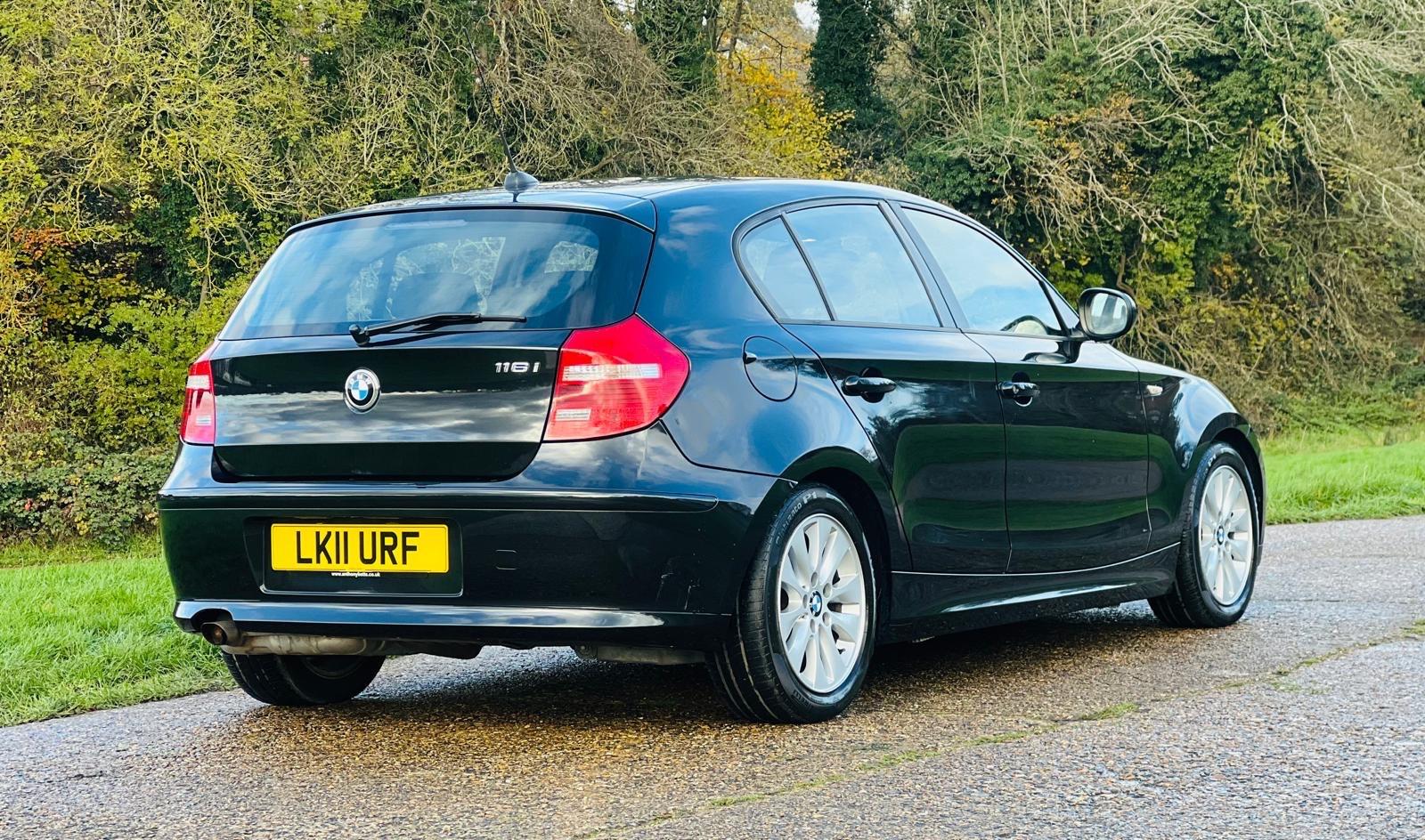 2011 BMW 1 Series image 11