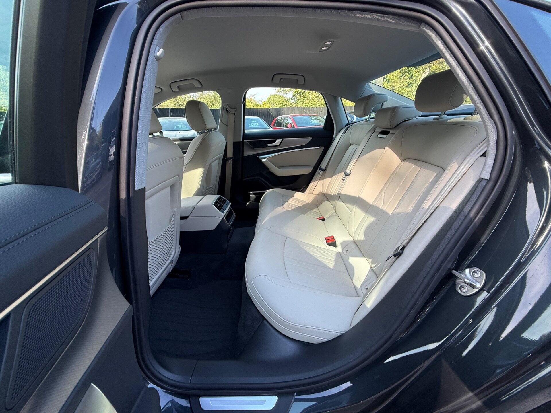 Audi A6 view 17