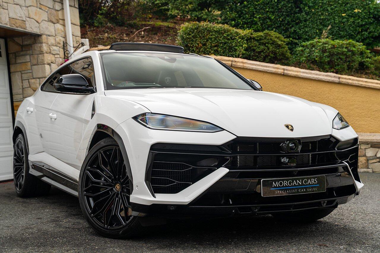 Lamborghini Urus view 34