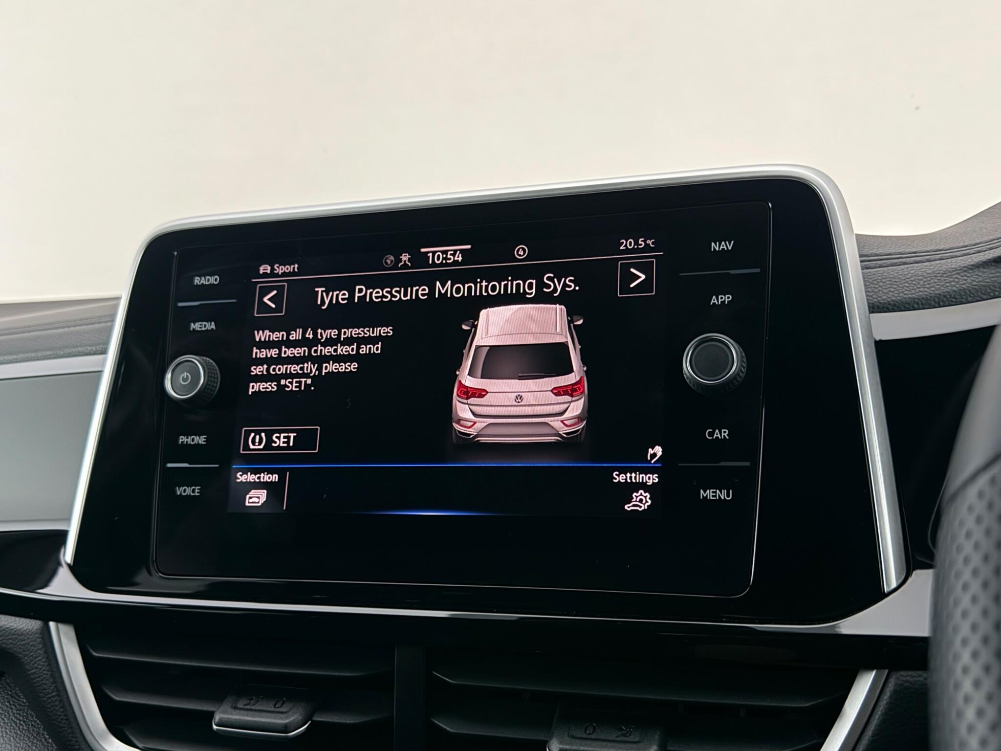 Volkswagen T-Roc view 25