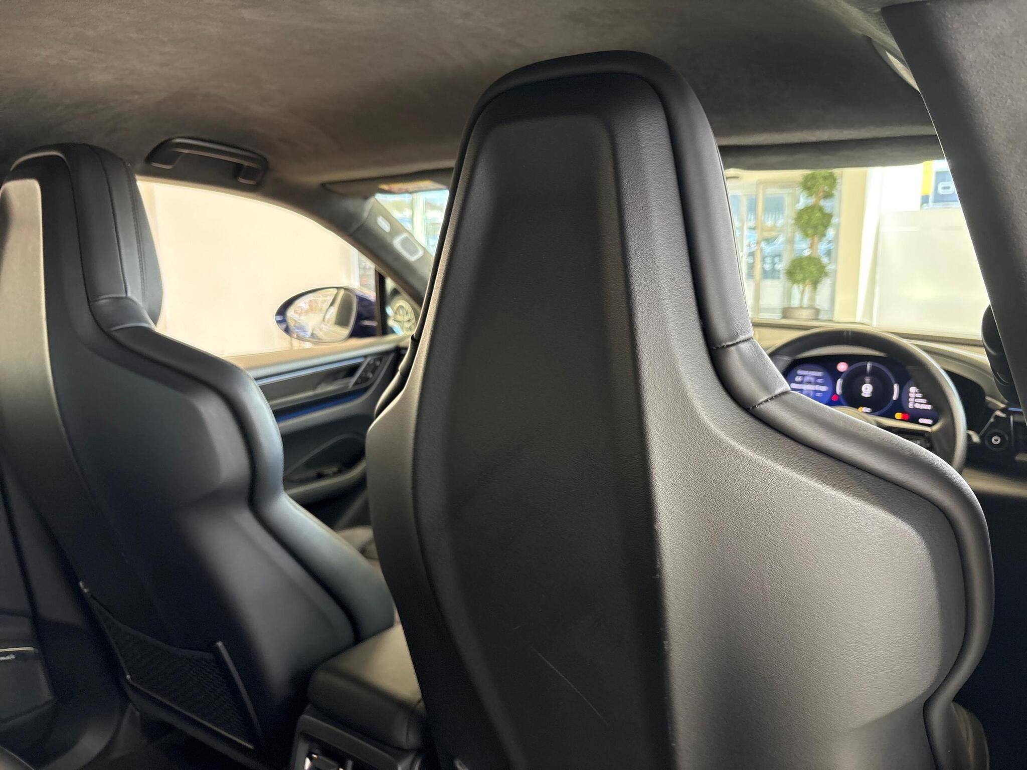Porsche Macan view 42