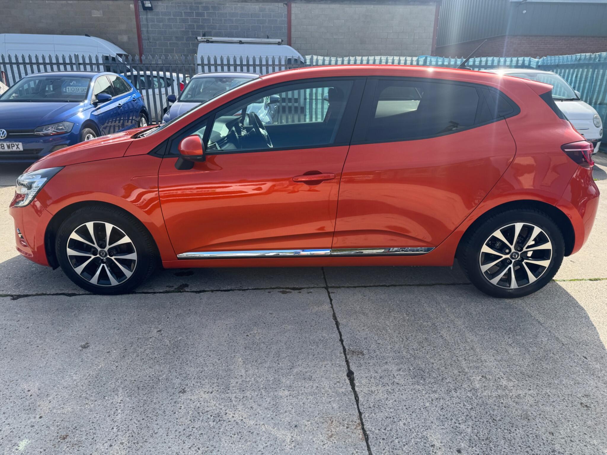 Renault Clio view 9