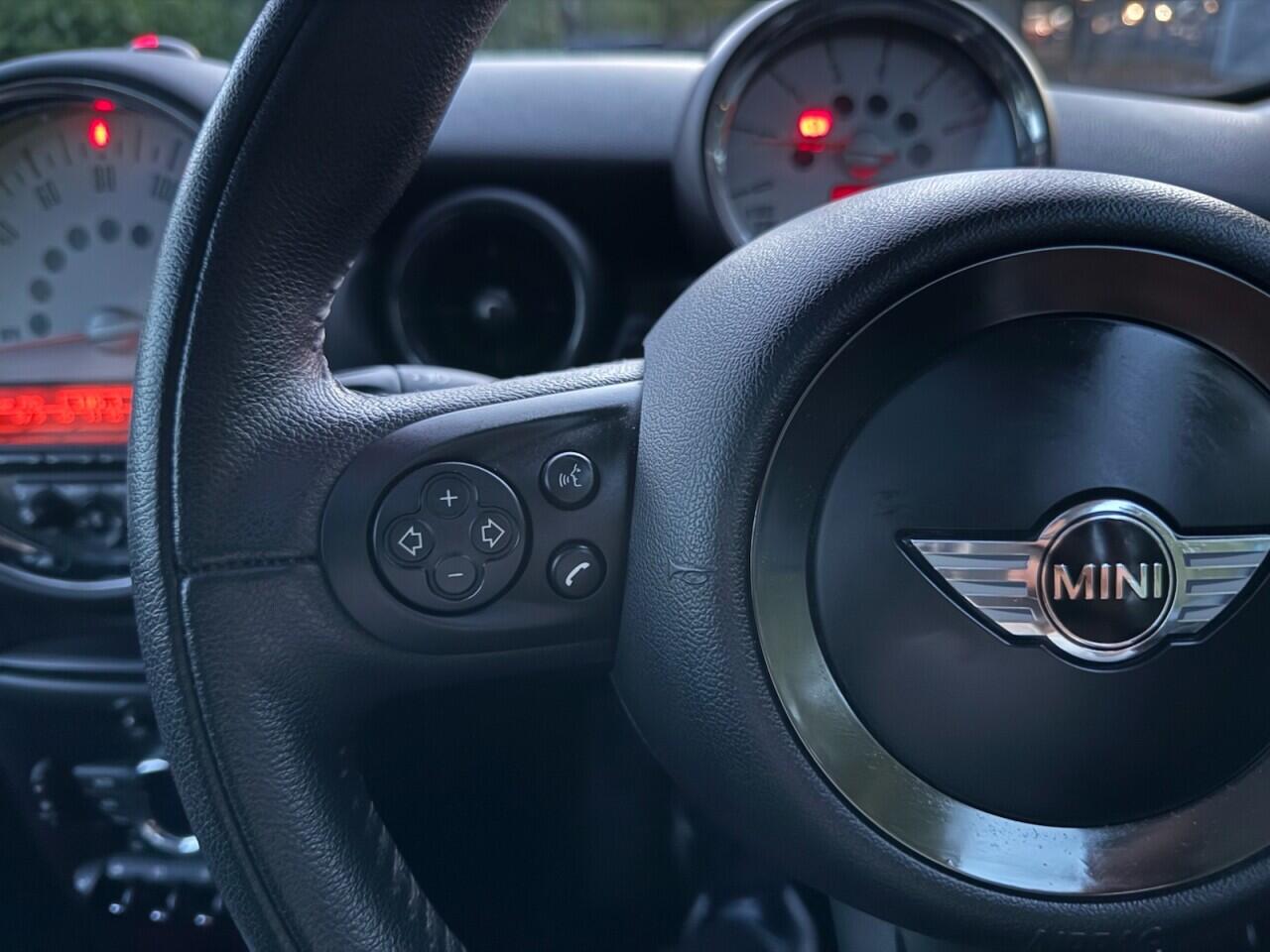 Mini Hatch view 16