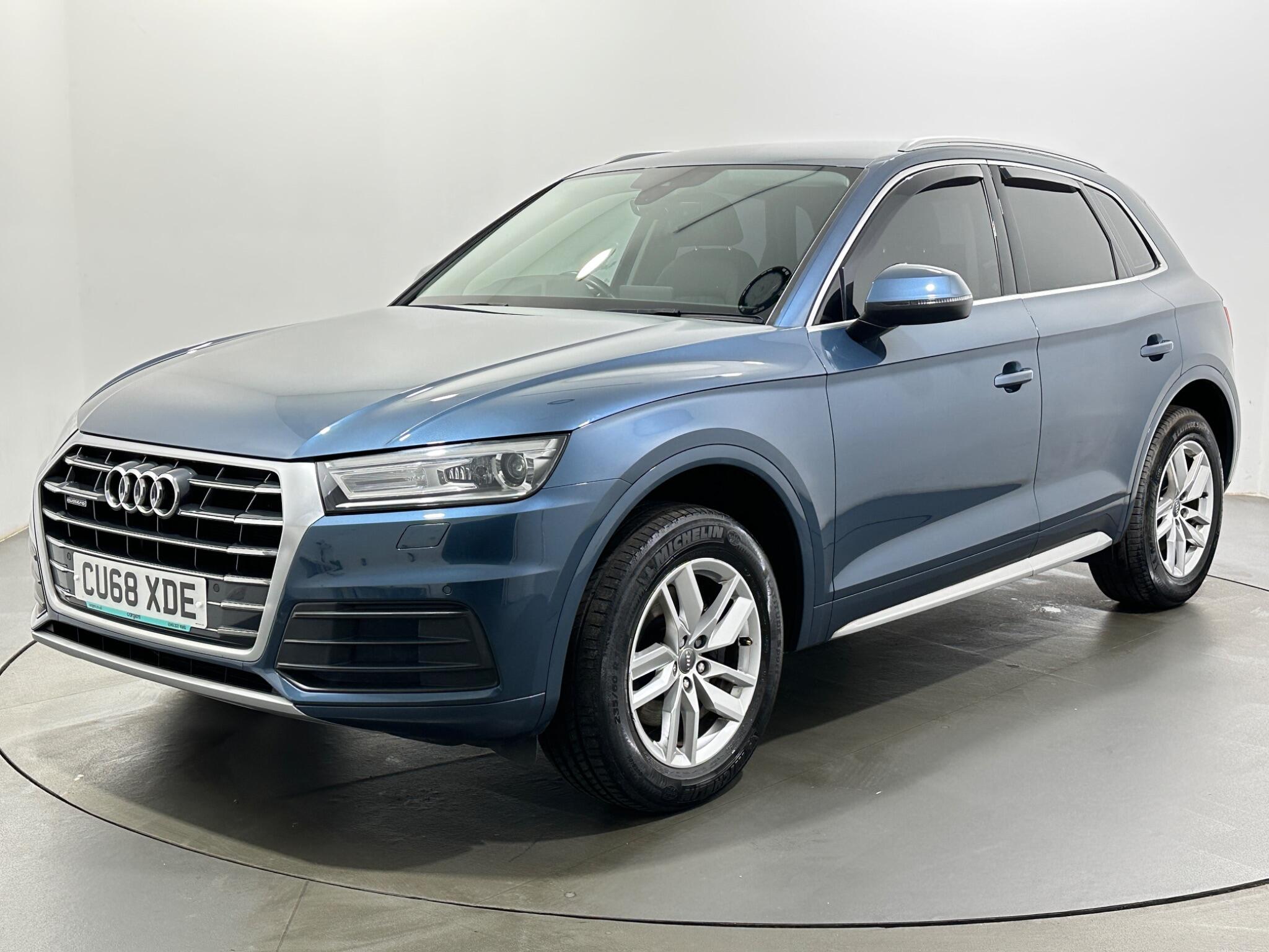 Audi Q5 view 4