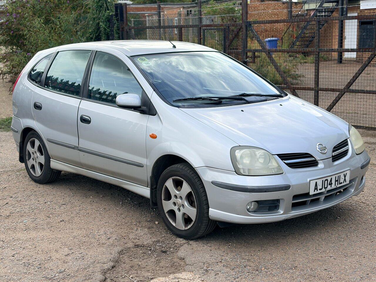 Nissan Almera Tino