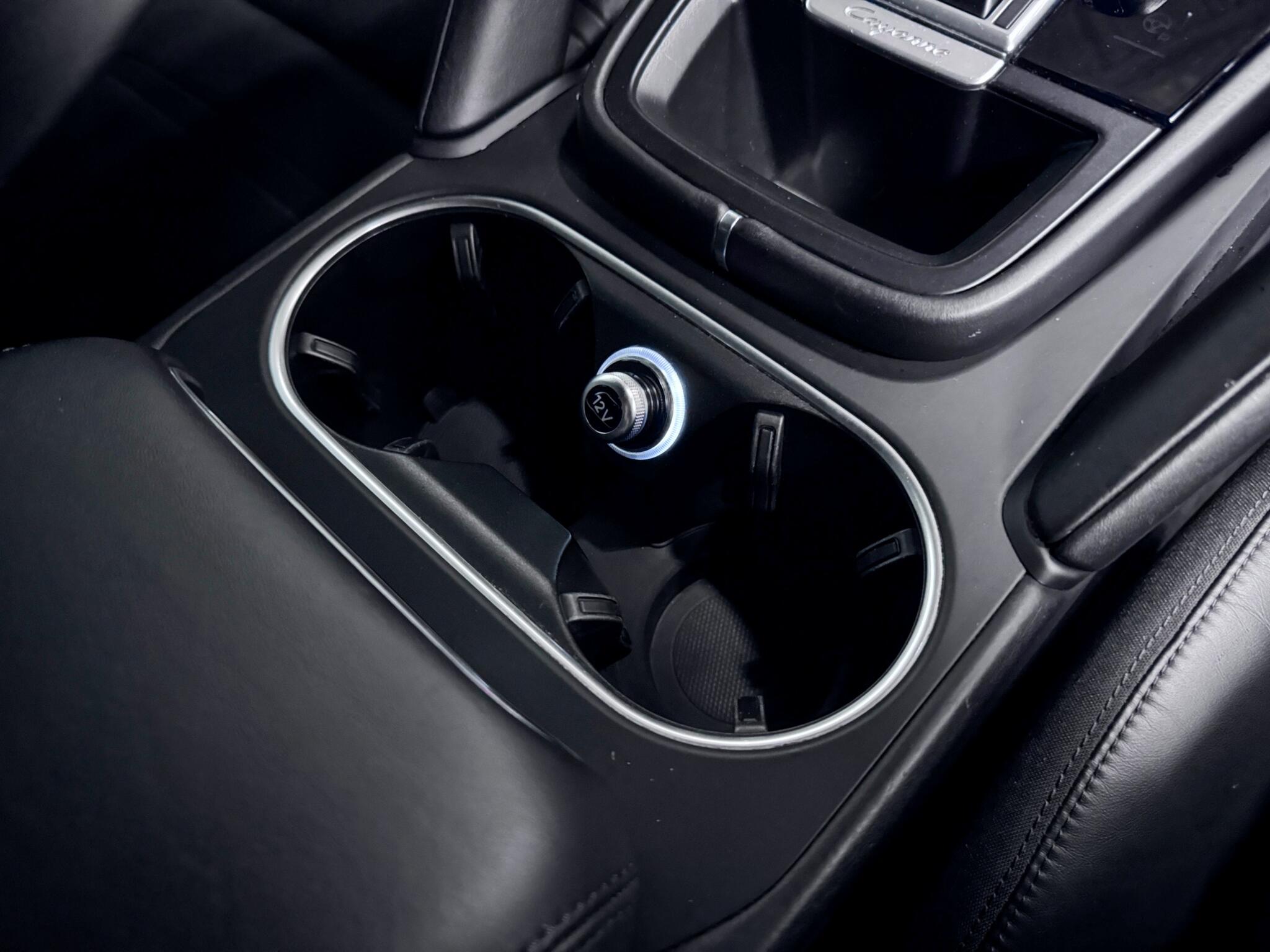 Porsche Cayenne view 41