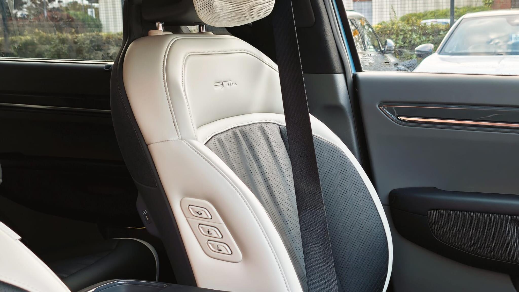 Kia Ev9 view 23