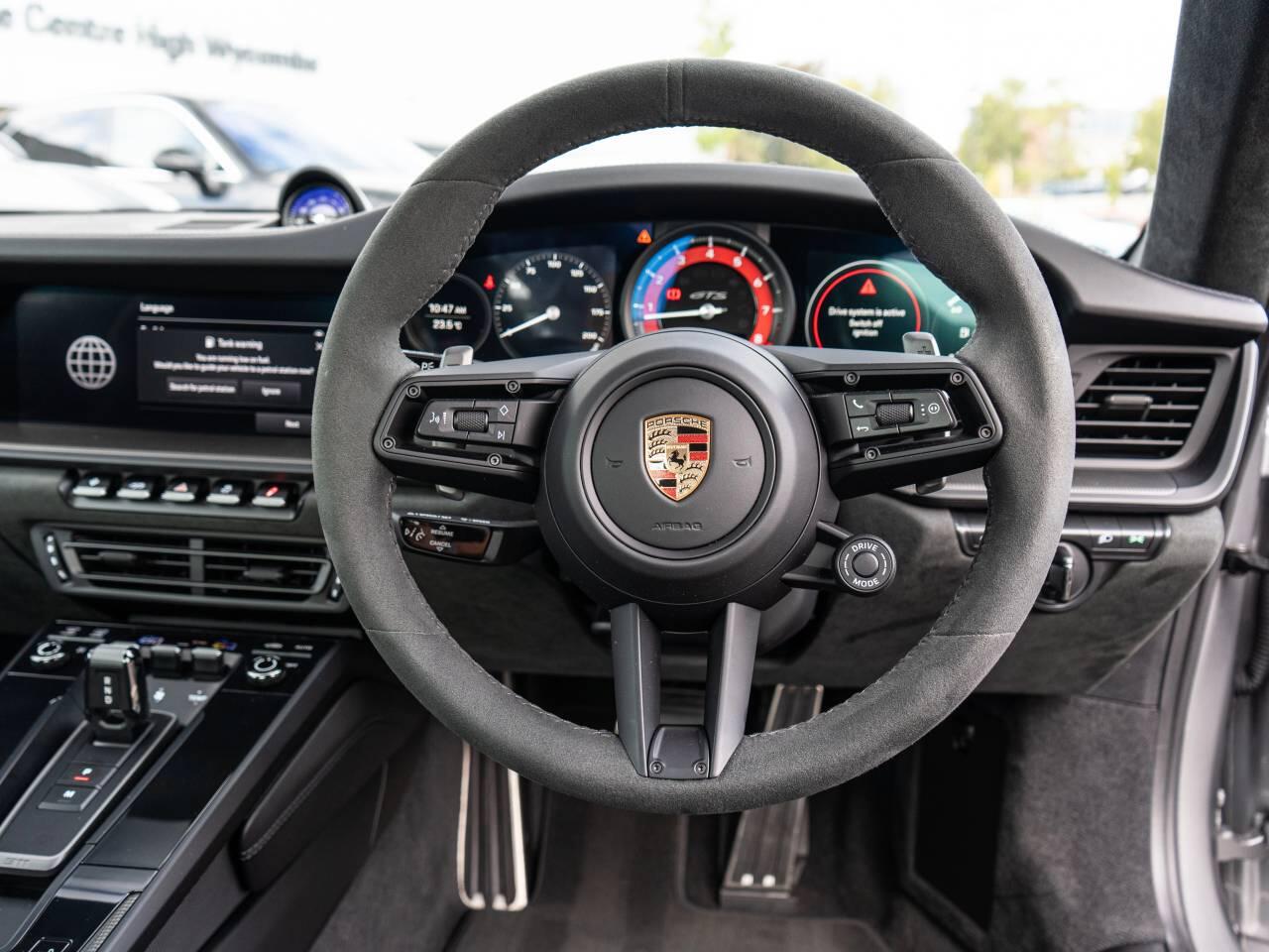 Porsche 911 view 18