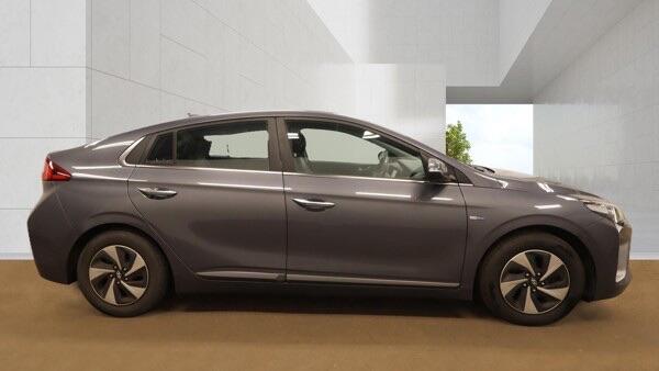 Hyundai Ioniq view 12