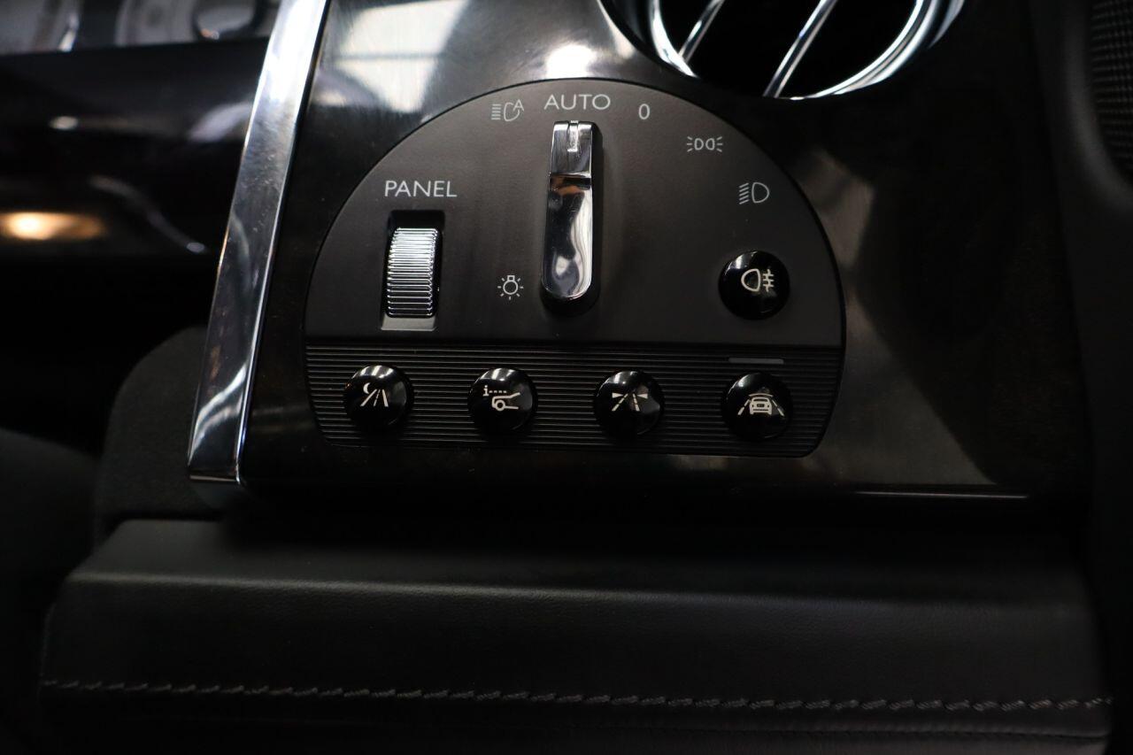 Rolls-Royce Wraith view 23